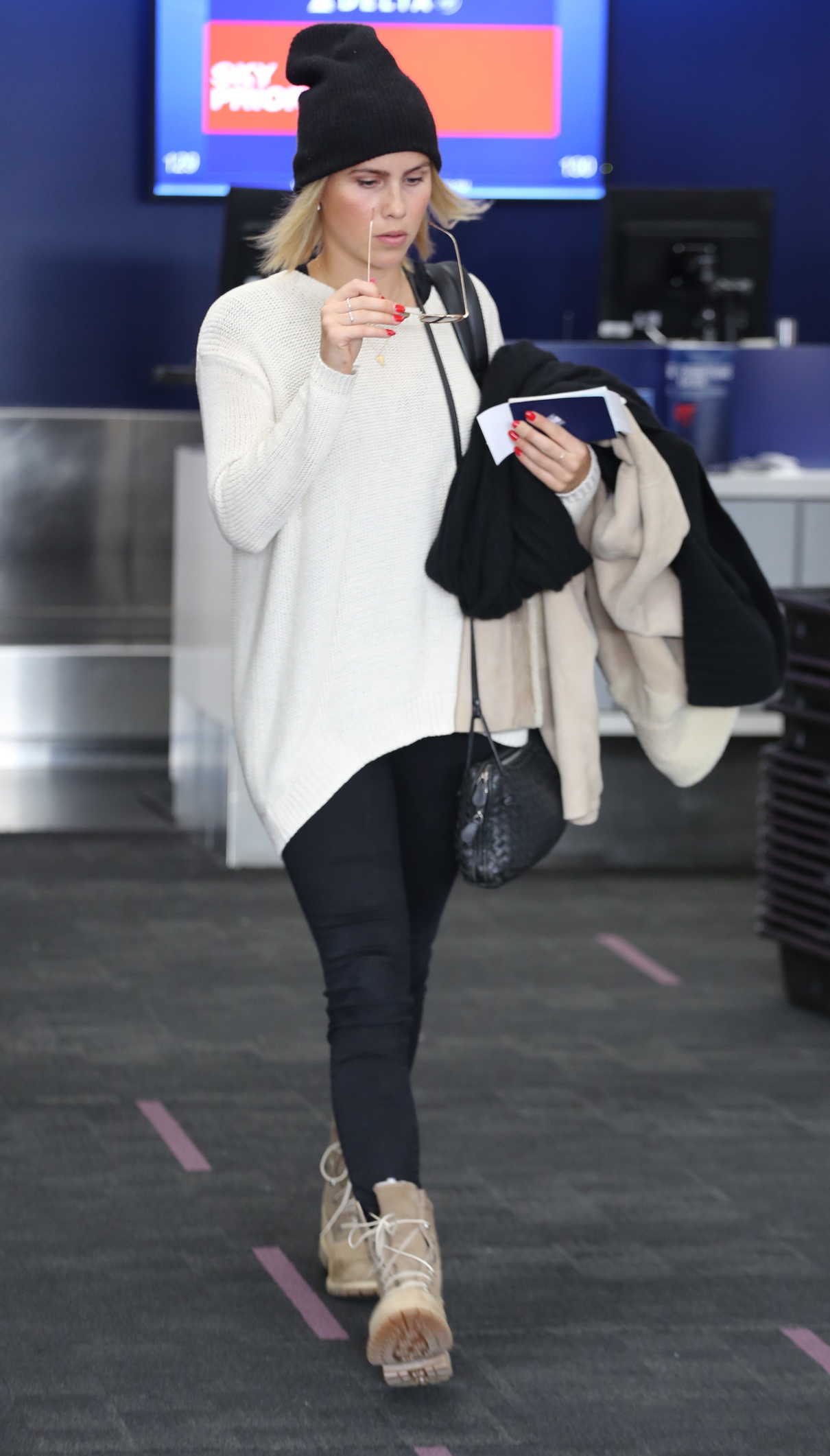 Claire Holt Was Seen at LAX Airport in Los Angeles 11/29/2017-2