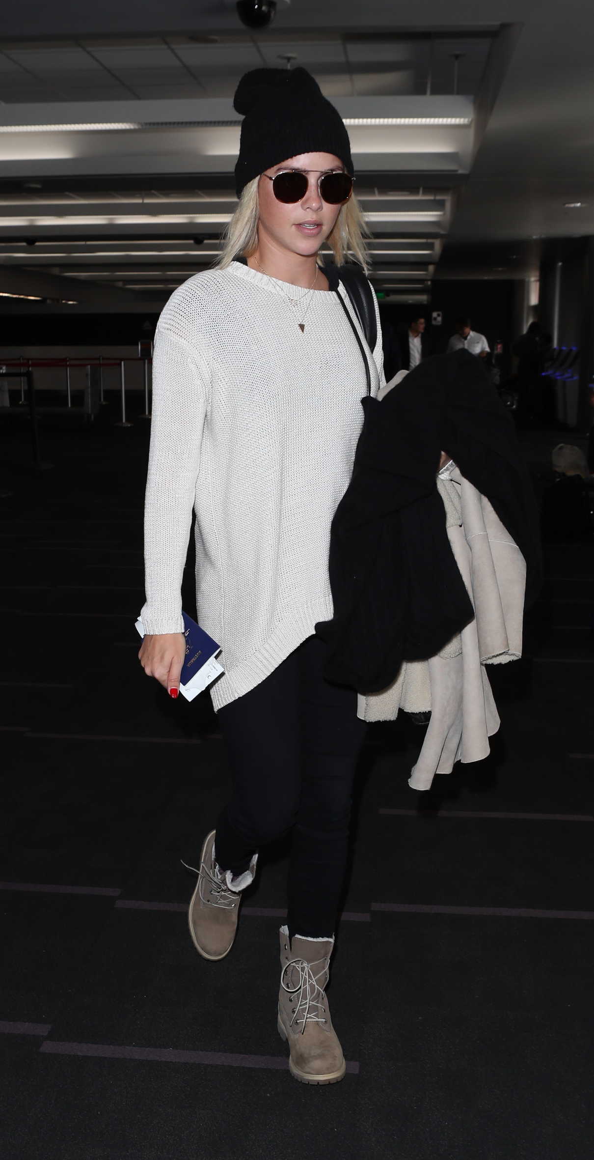 Claire Holt Was Seen at LAX Airport in Los Angeles 11/29/2017-4