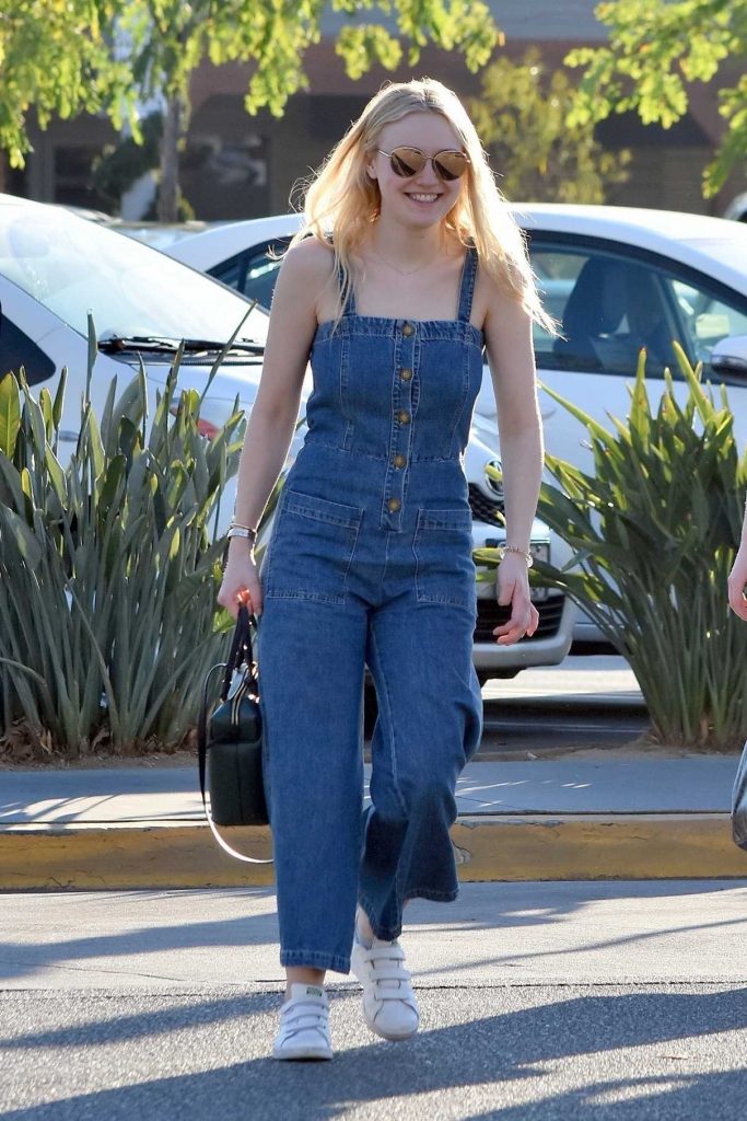 Dakota Fanning Enjoys a Day with Jamie Strachan in LA 12/28/2017-1