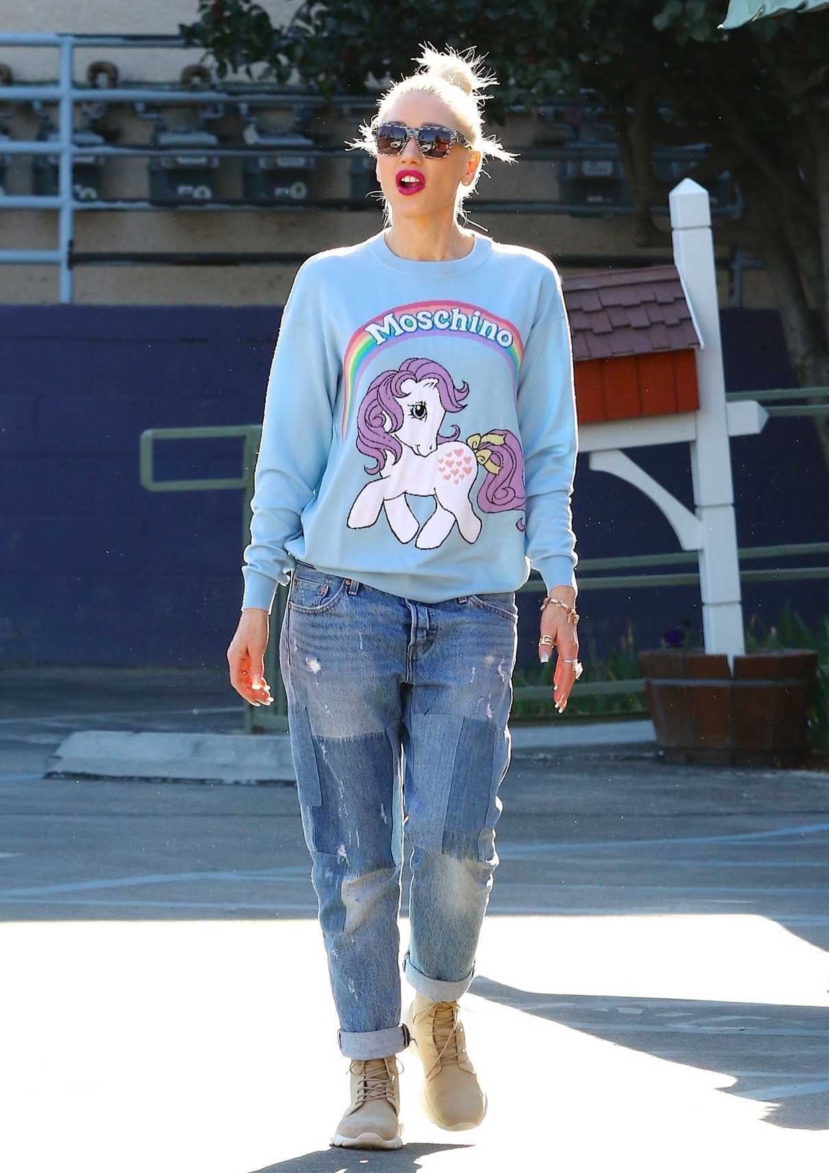 Gwen Stefani Was Seen Out in Studio City 12/12/2017-2