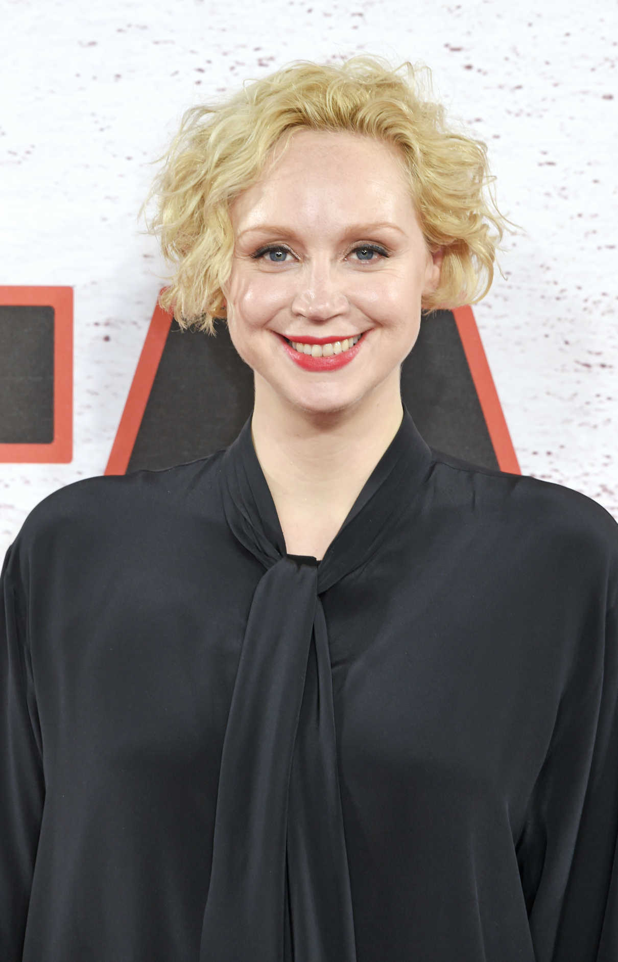 Gwendoline Christie at the Star Wars: The Last Jedi Photocall in London 12/13/2017-3