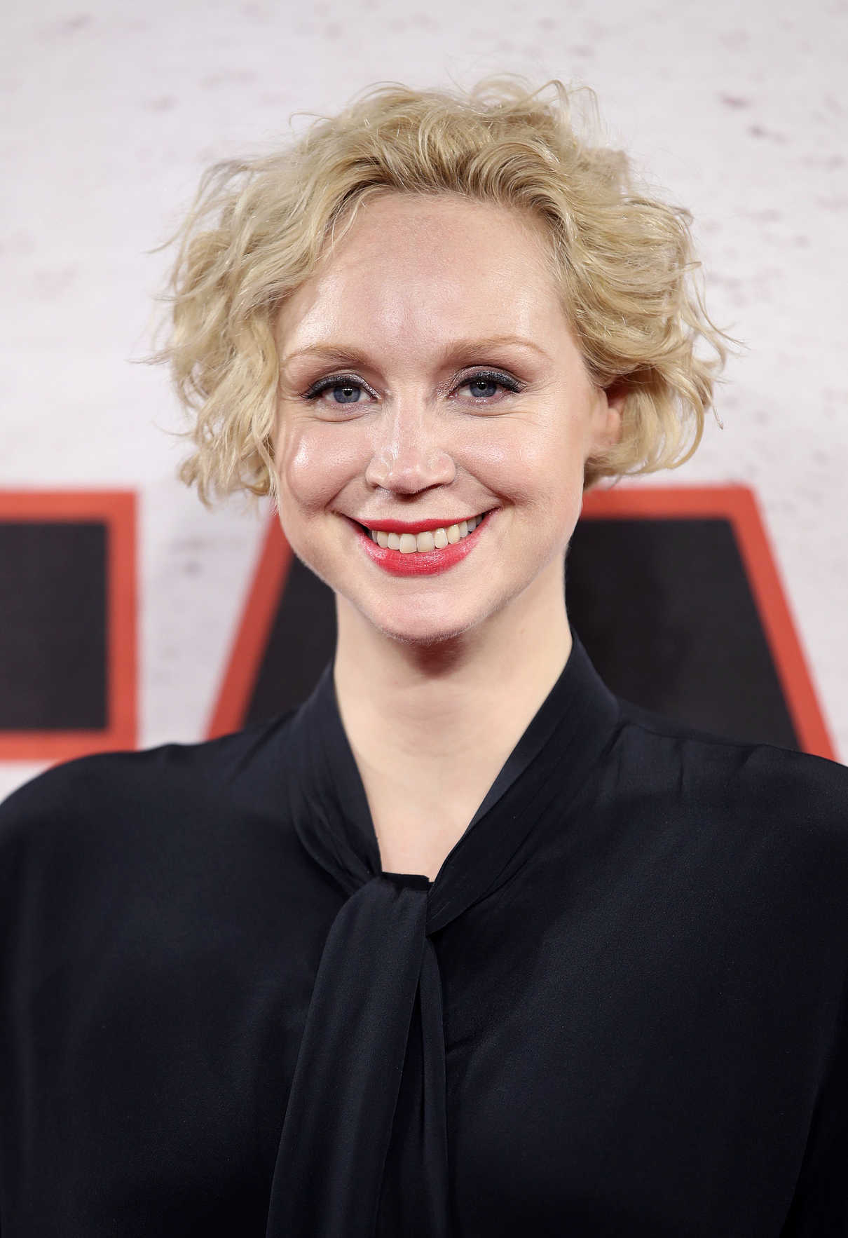 Gwendoline Christie at the Star Wars: The Last Jedi Photocall in London 12/13/2017-5