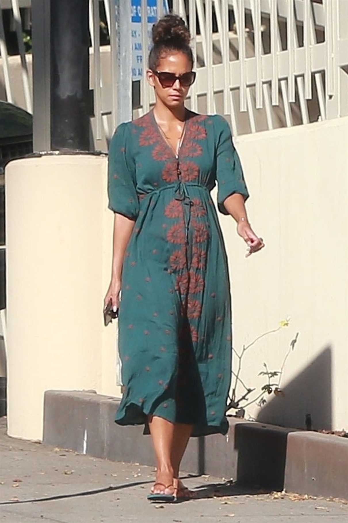 Halle Berry Was Seen Out in Los Angeles 12/13/2017-3