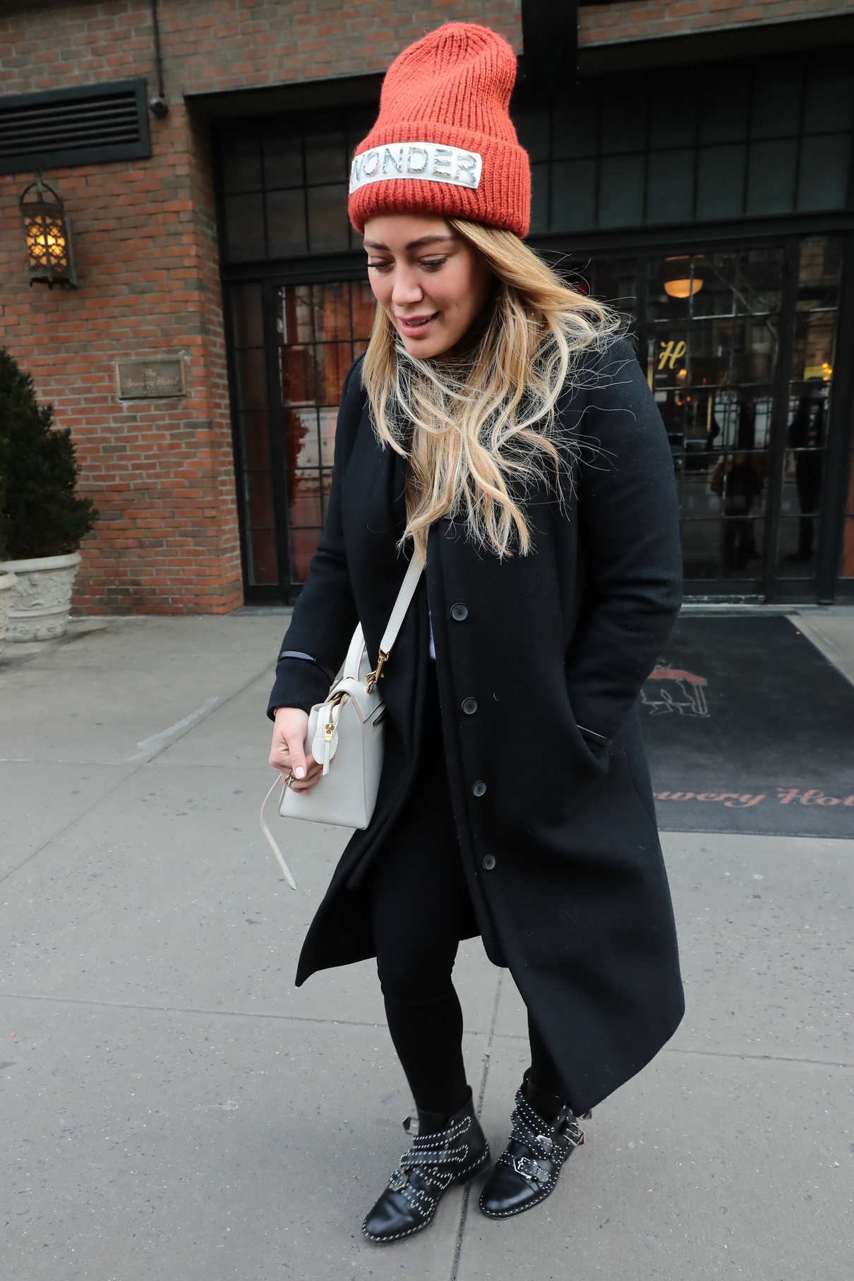 Hilary Duff Leaves Her Hotel in NYC 12/20/2017-5
