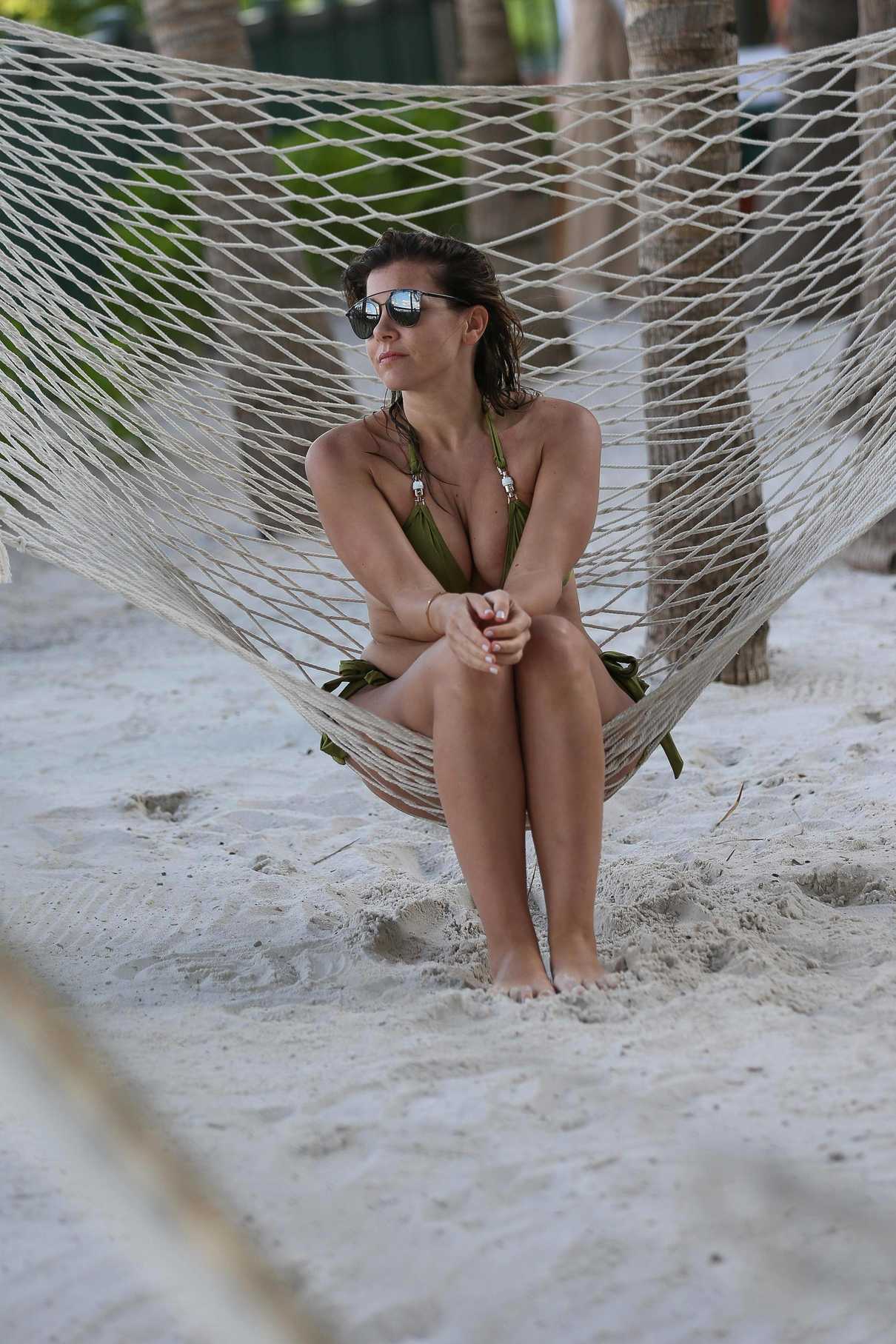 Imogen Thomas Wears a Green Bikini at the Beach in Miami 12/16/2017-5