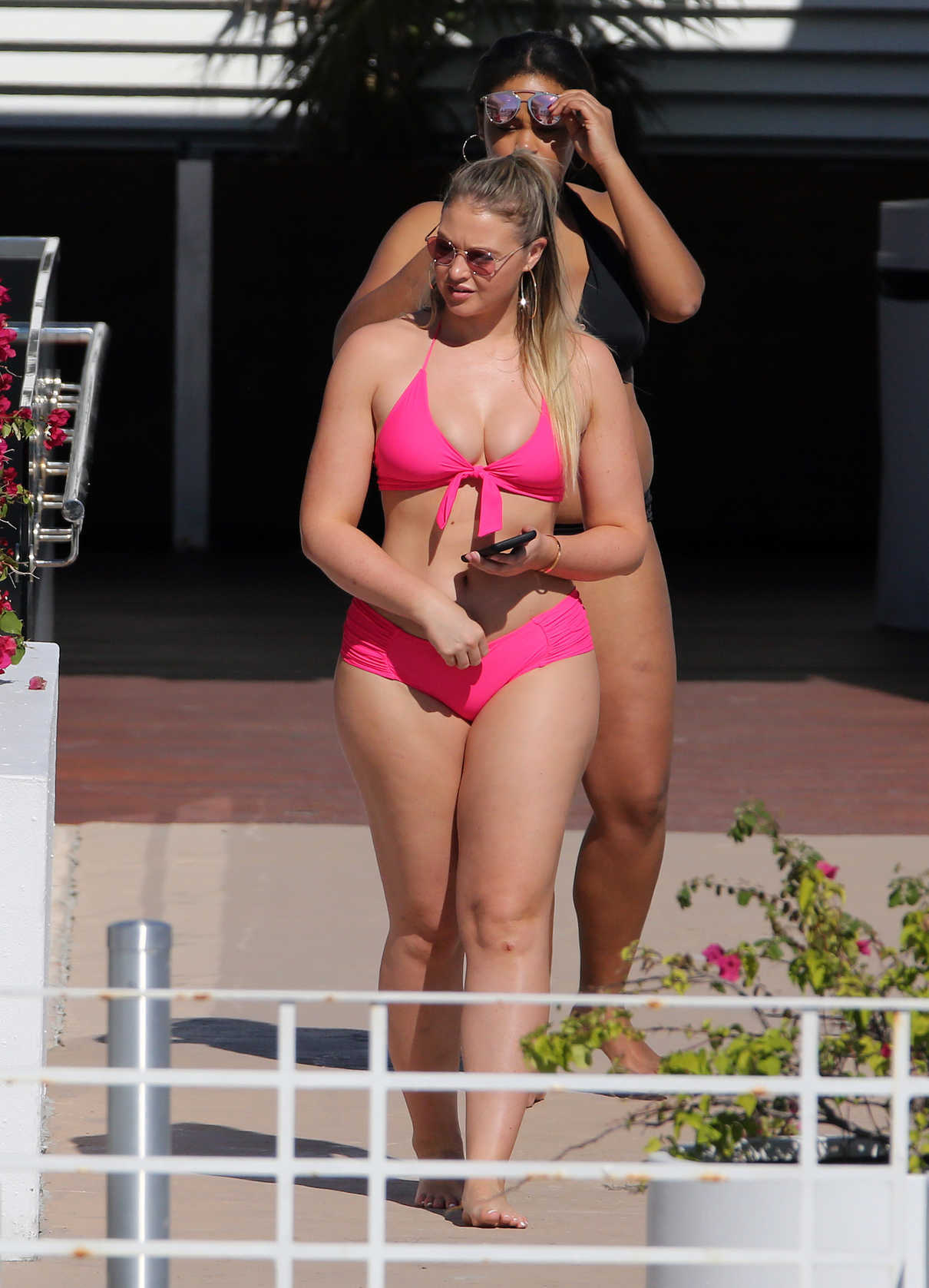 Iskra Lawrence Wears a Pink Bikini in Miami 12/12/2017-2