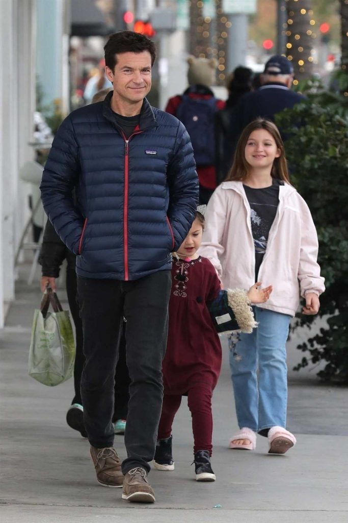 Jason Bateman Goes Shopping in Los Angeles 12/24/2017-1