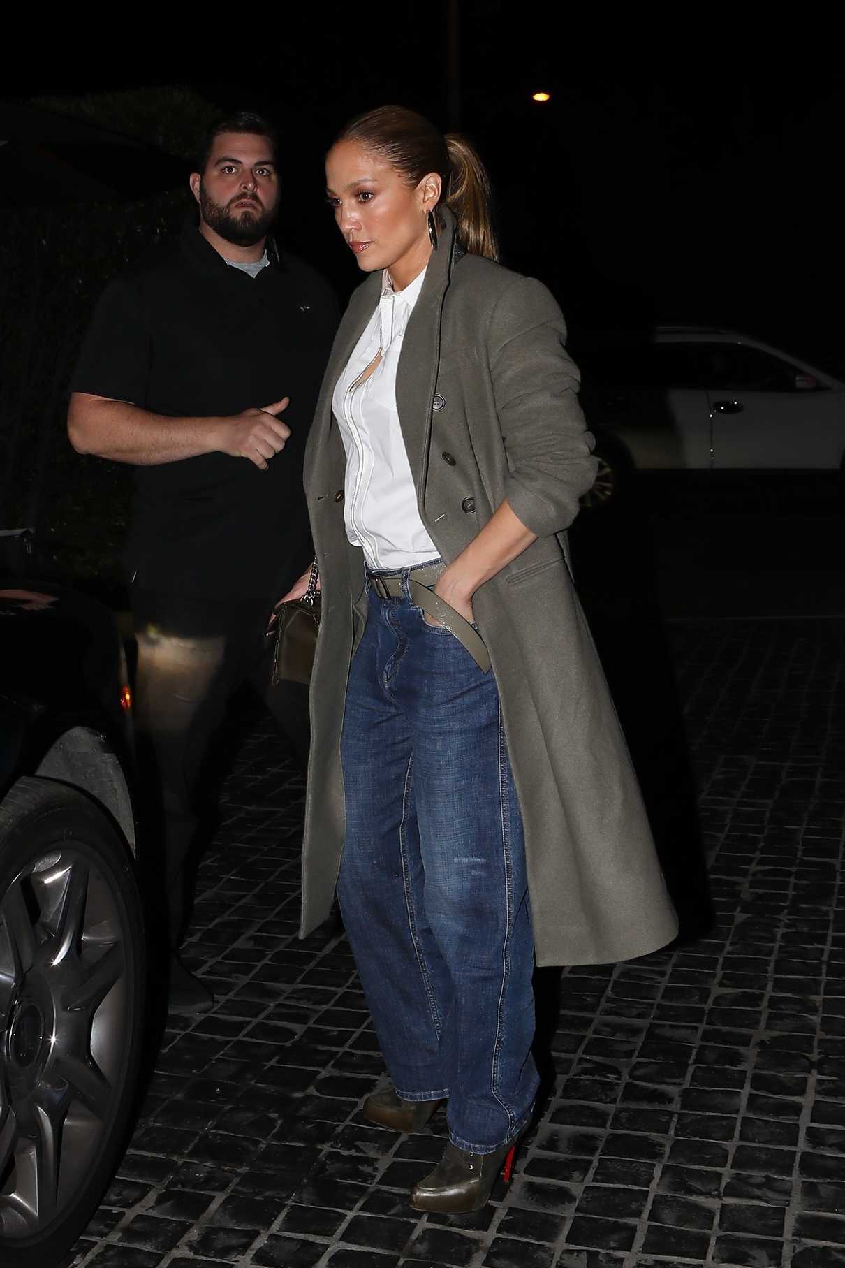 Jennifer Lopez Arrives at Cecconi's Restaurant in West Hollywood 12/28/2017-4