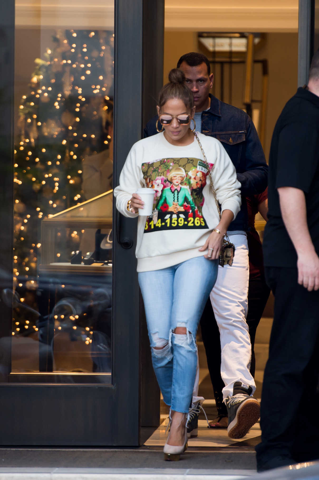 Jennifer Lopez Goes Christmas Shopping in Miami 12/23/2017-5