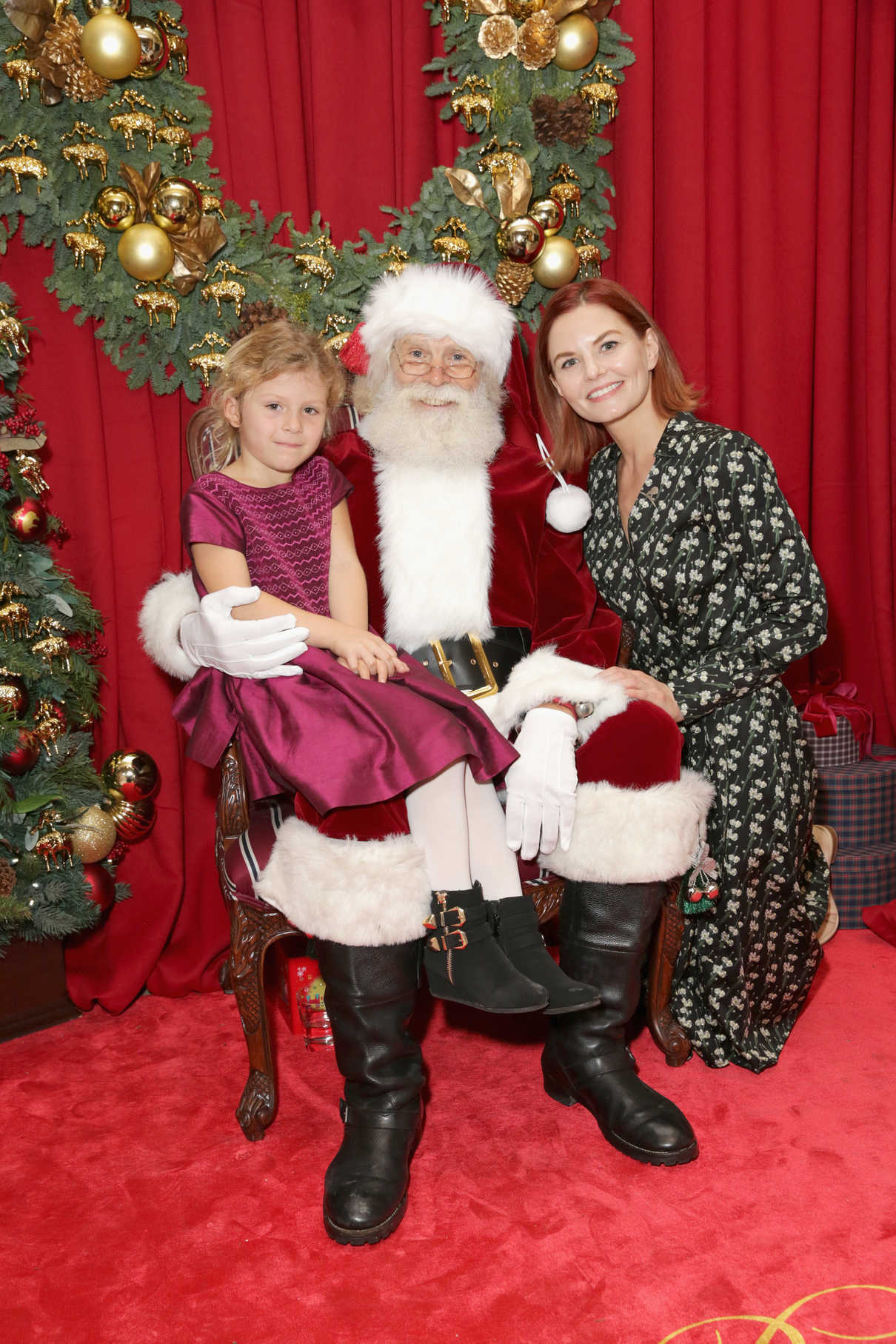 Jennifer Morrison at the Brooks Brothers Holiday Celebration With St Jude Children's Research Hospital in Beverly Hills 12/02/2017-3