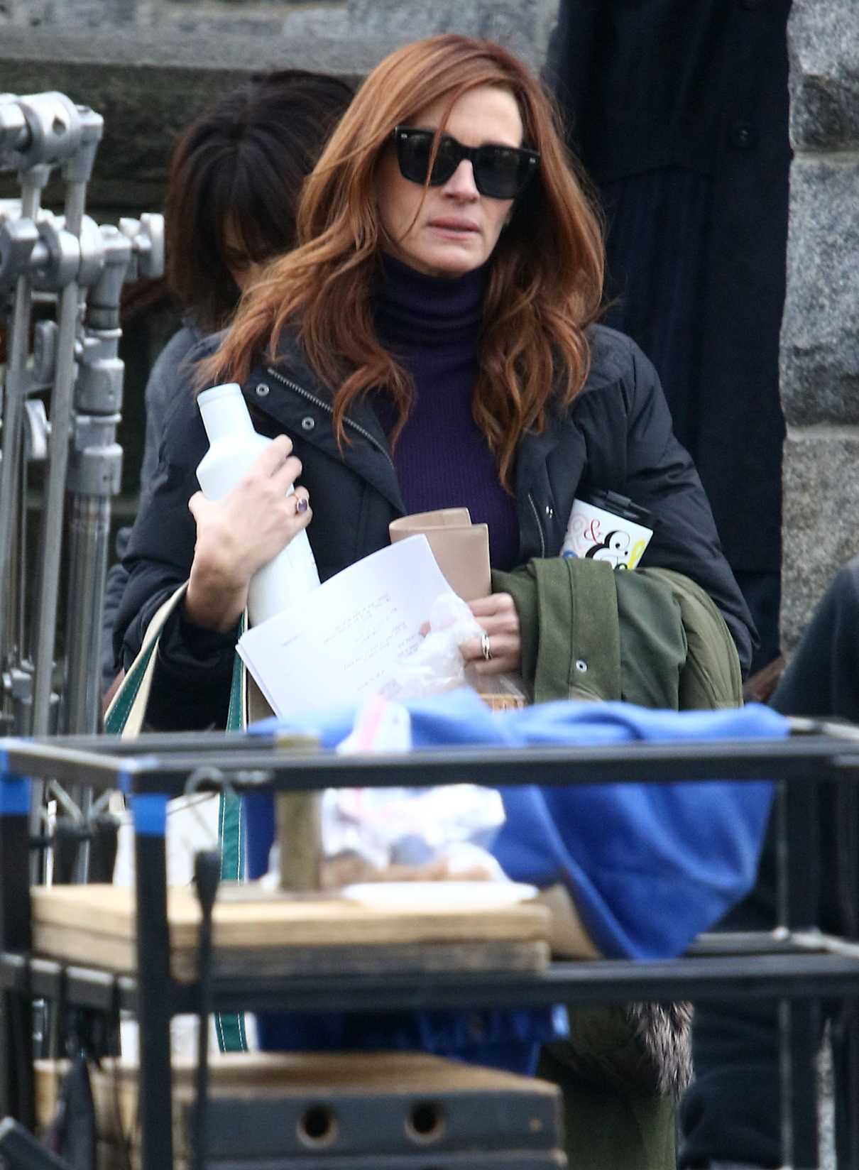 Julia Roberts on the Set of the Ben is Back in New York City 12/18/2017-3