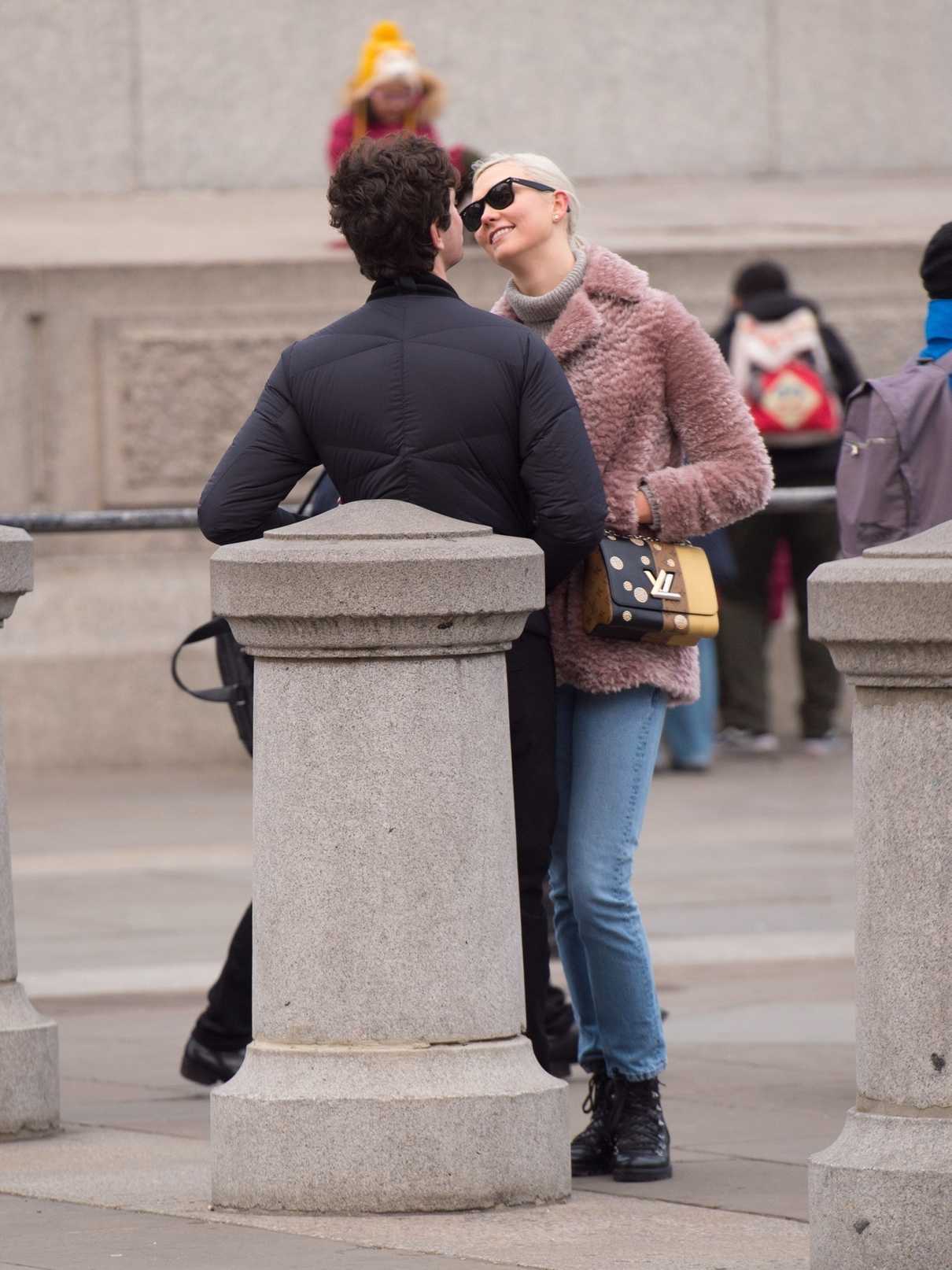 Karlie Kloss Was Seen Out With Josh Kushner in London 12/02/2017-4