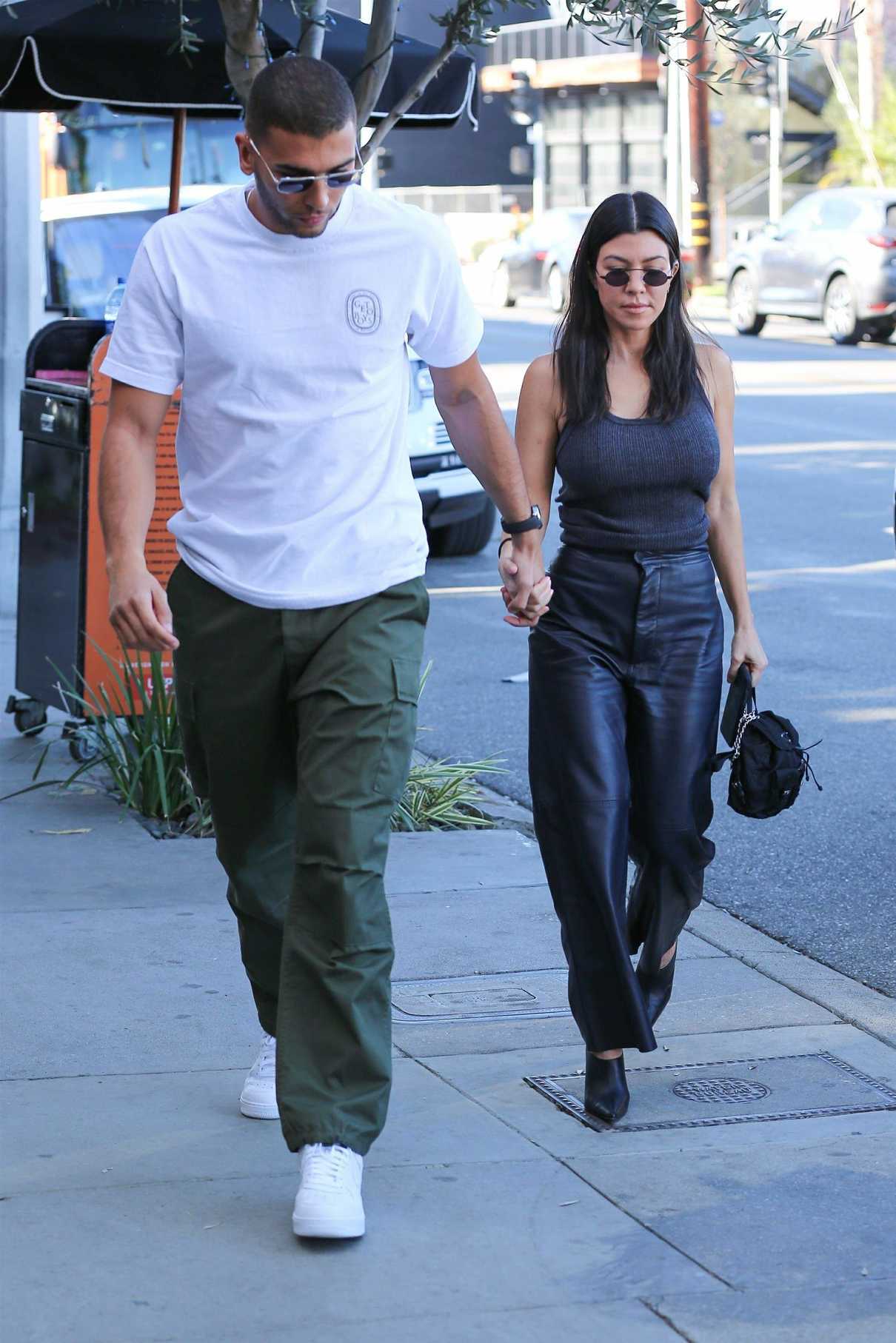 Kourtney Kardashian Arrives to Lunch at the Little Door in West ...