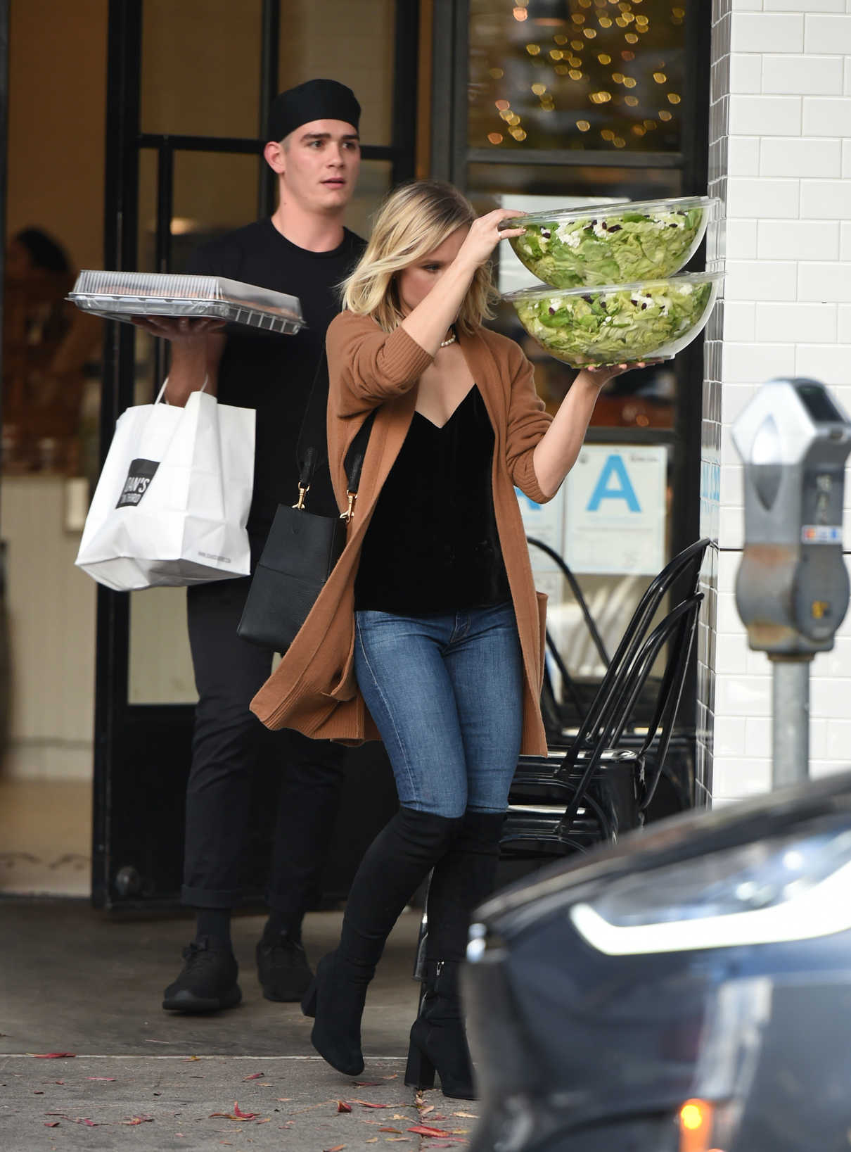 Kristen Bell Picks up Lots of Food from Joans on Third in LA 12/02/2017-5