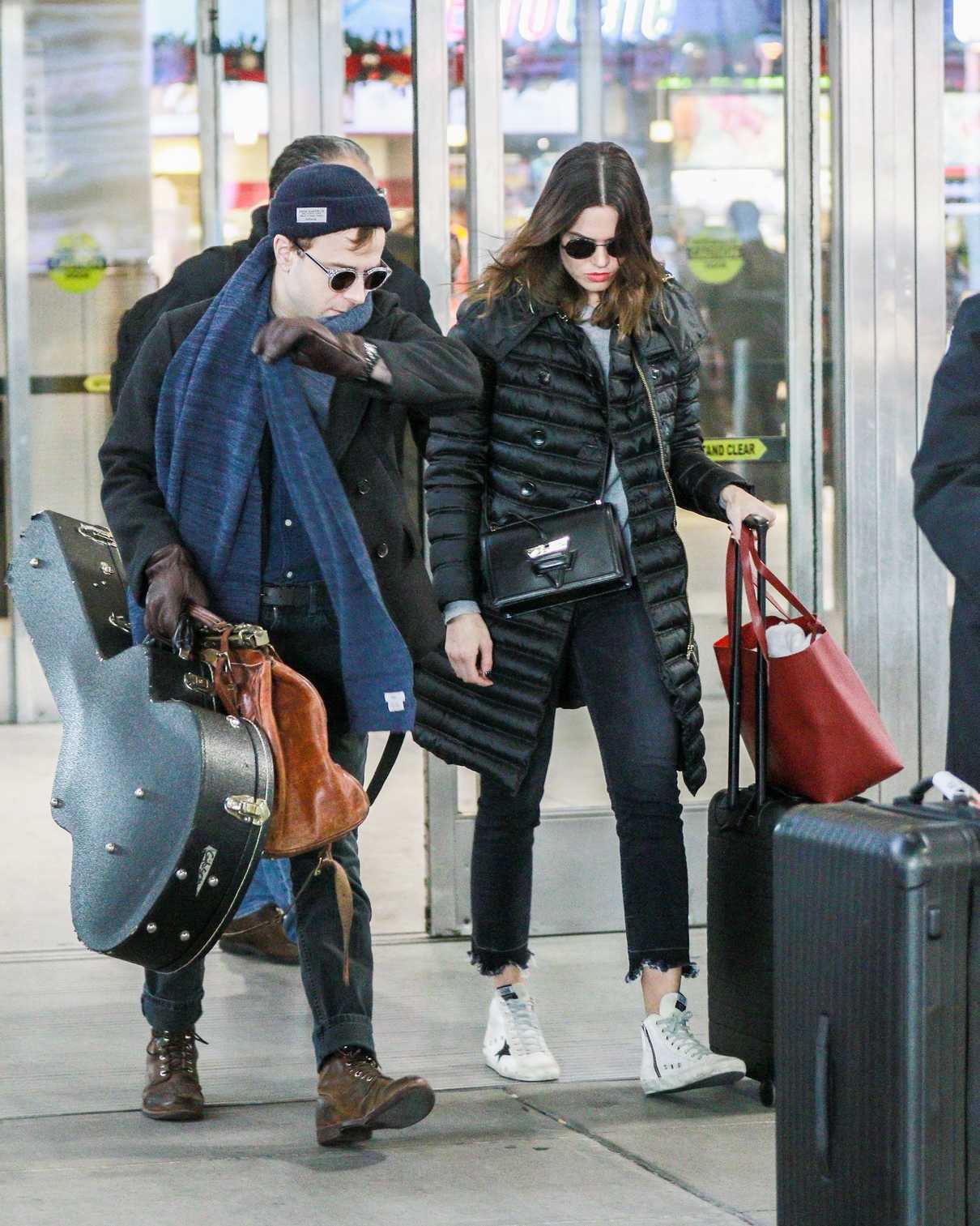 Mandy Moore Was Seen with Her Fiance at JFK International Airport in NYC 12/27/2017-3