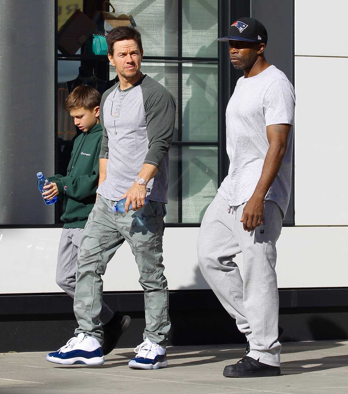 Mark Wahlberg Goes Christmas Shopping to the Gucci Store on Rodeo Dr in LA 12/24/2017-3