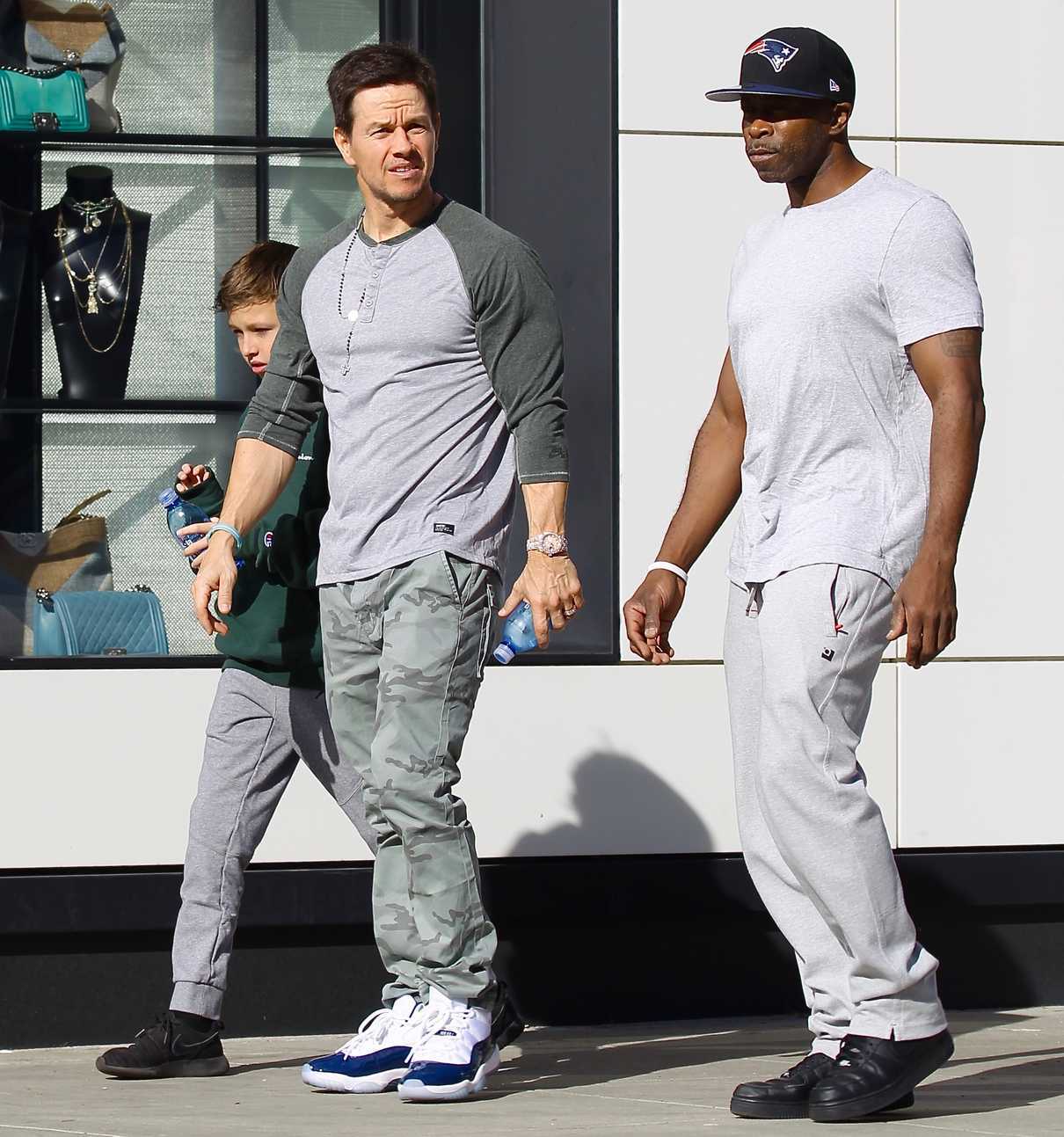 Mark Wahlberg Goes Christmas Shopping to the Gucci Store on Rodeo Dr in LA 12/24/2017-4