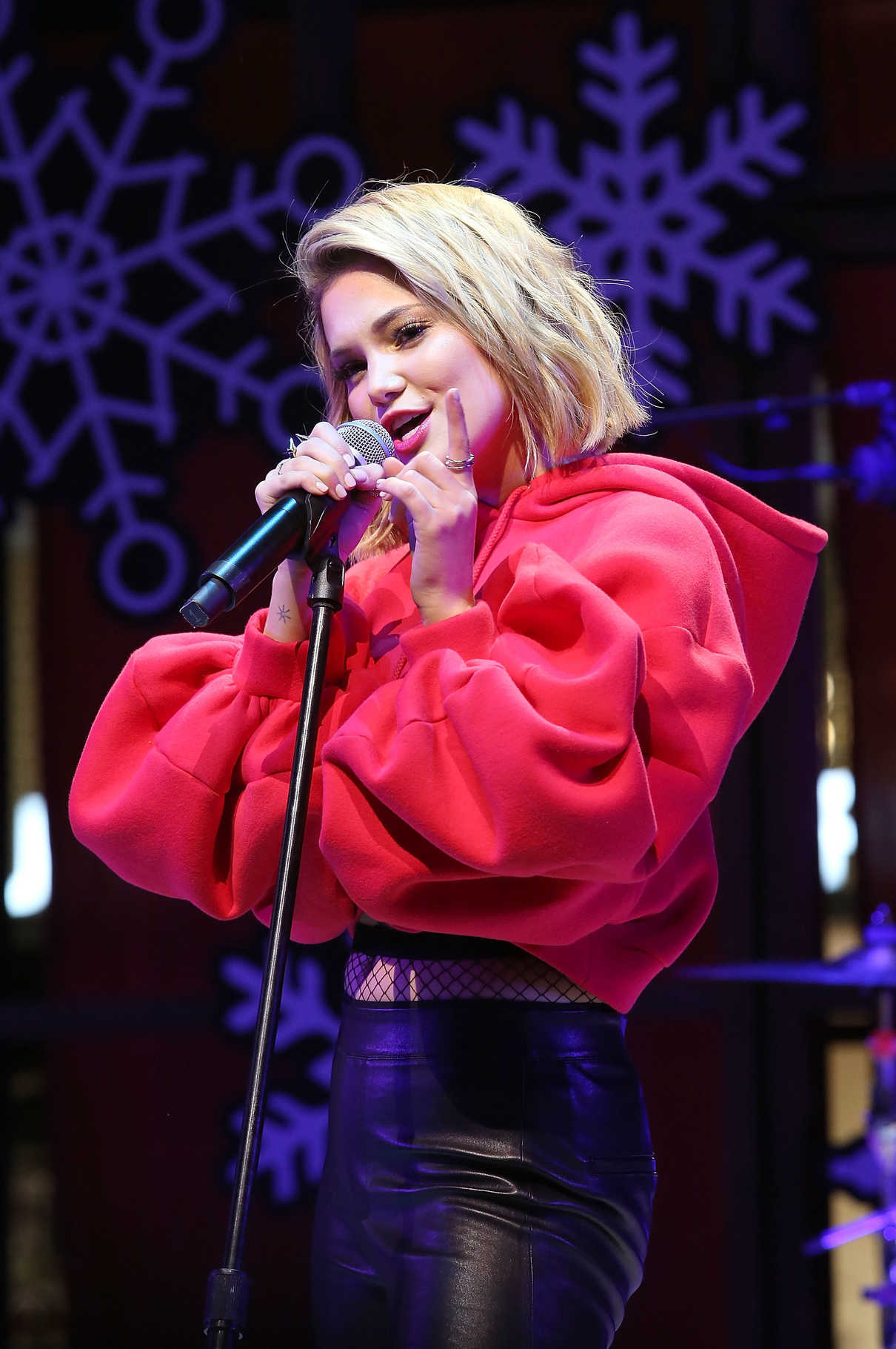 Olivia Holt Performs During the Live at the Atrium Holiday Concert Series in Century City 12/14/2017-2