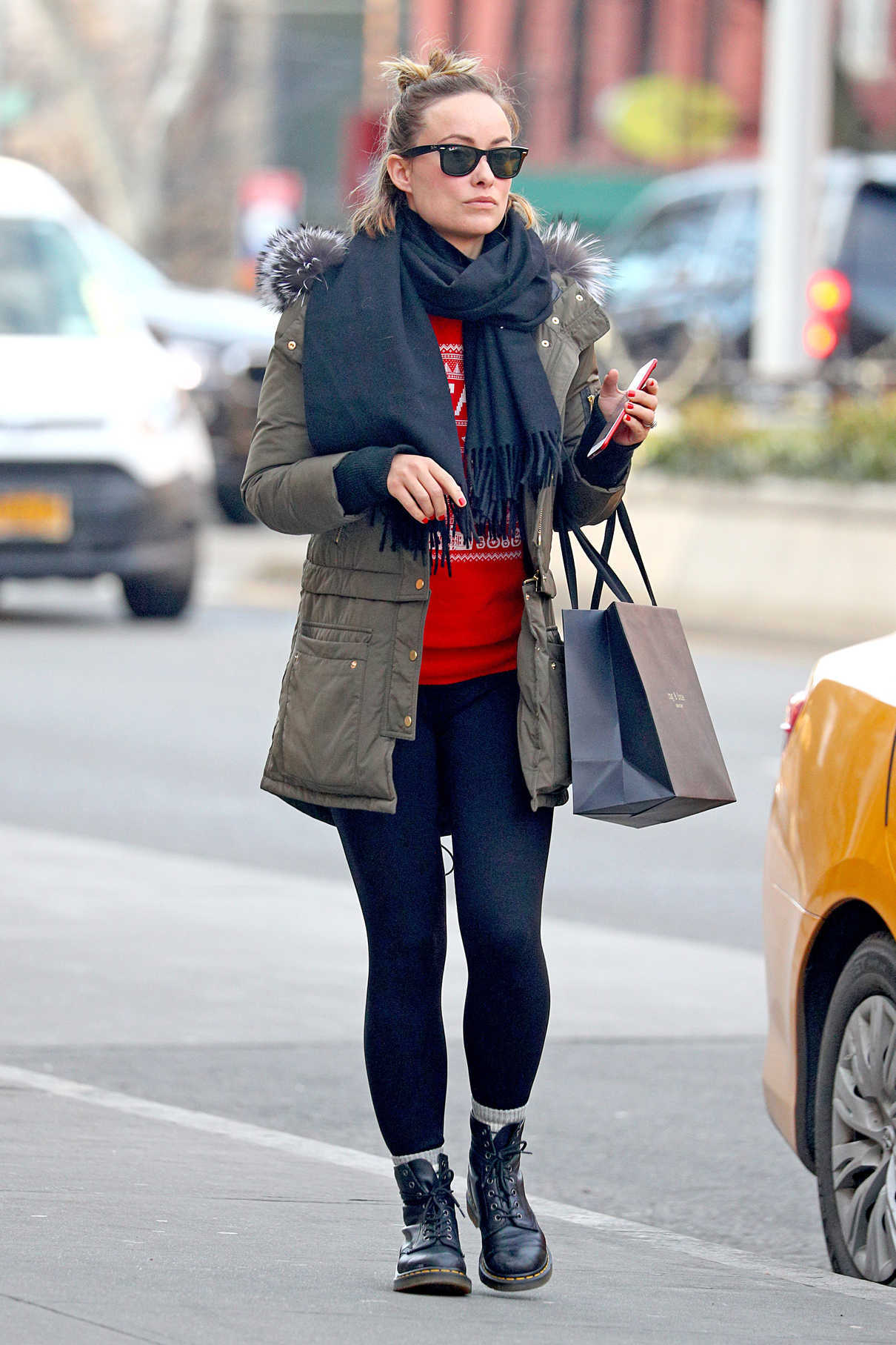 Olivia Wilde Was Seen Out in Soho, New York City 12/20/2017-3
