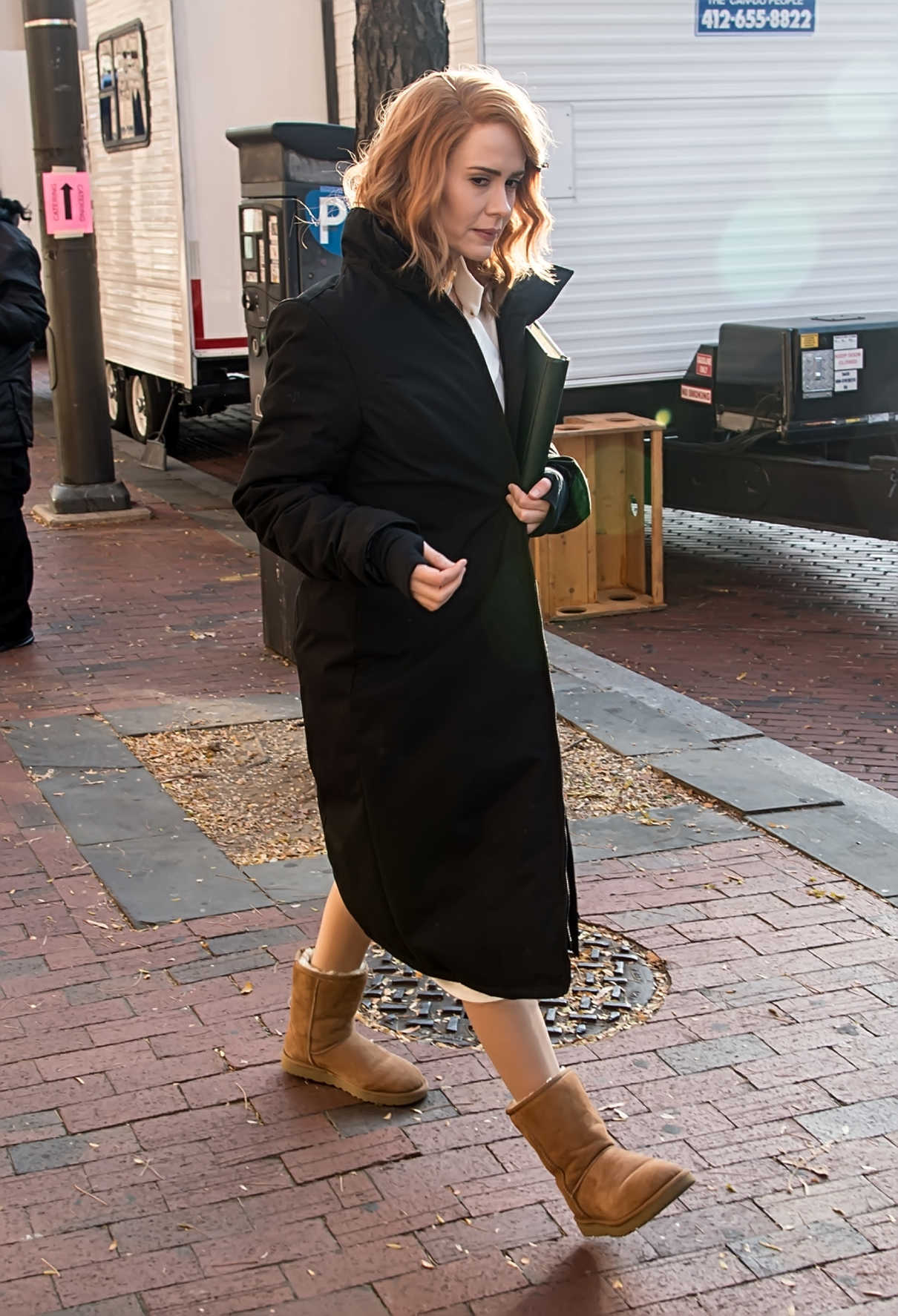 Sarah Paulson on the Set of the Glass in Philadelphia 12/04/2017-3