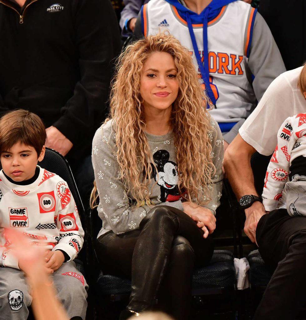 Shakira at the New York Knicks vs Philadelphia 76ers Game at Madison Square Garden in NYC 12/25/2017-1