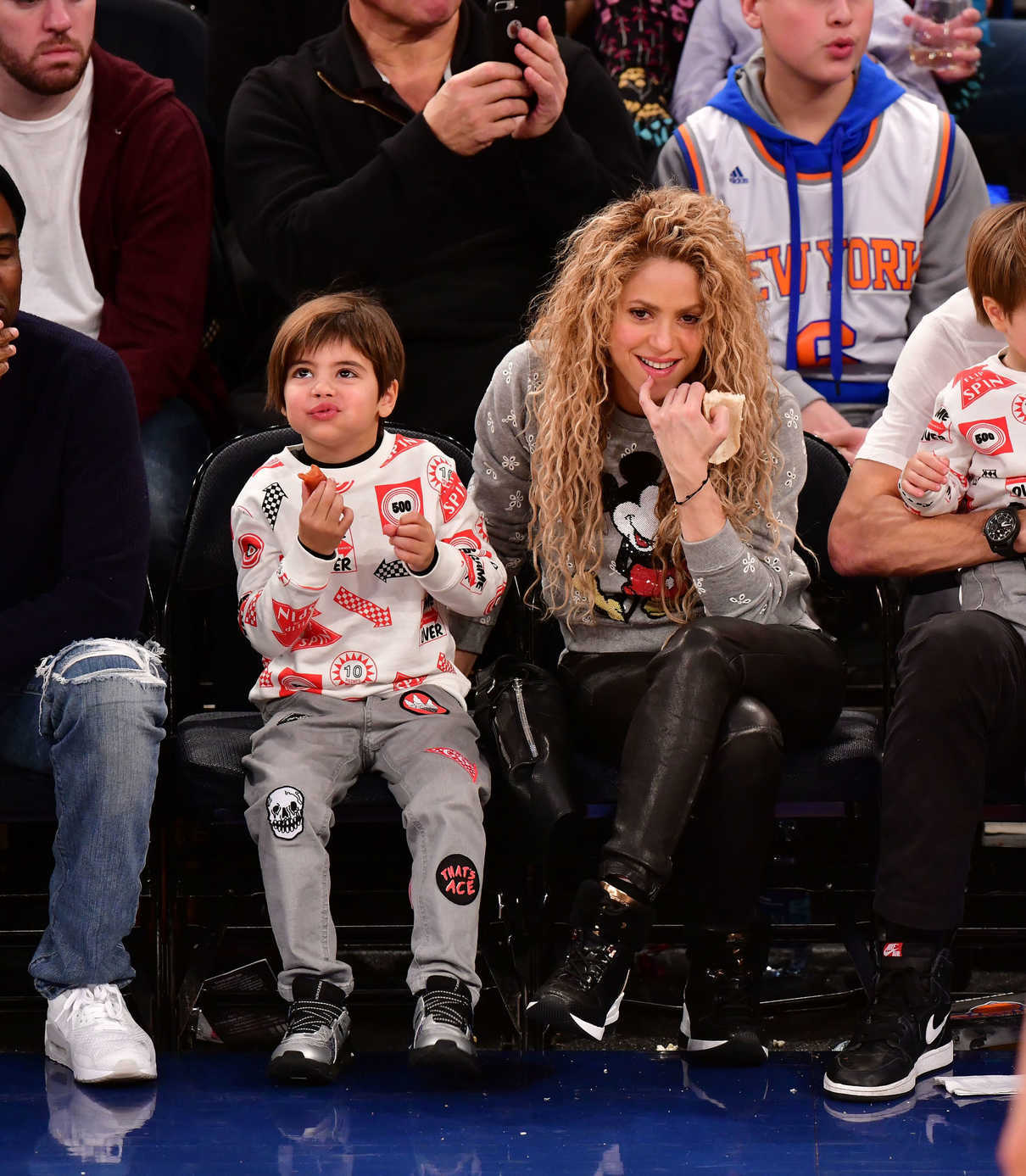Shakira at the New York Knicks vs Philadelphia 76ers Game at Madison Square Garden in NYC 12/25/2017-3