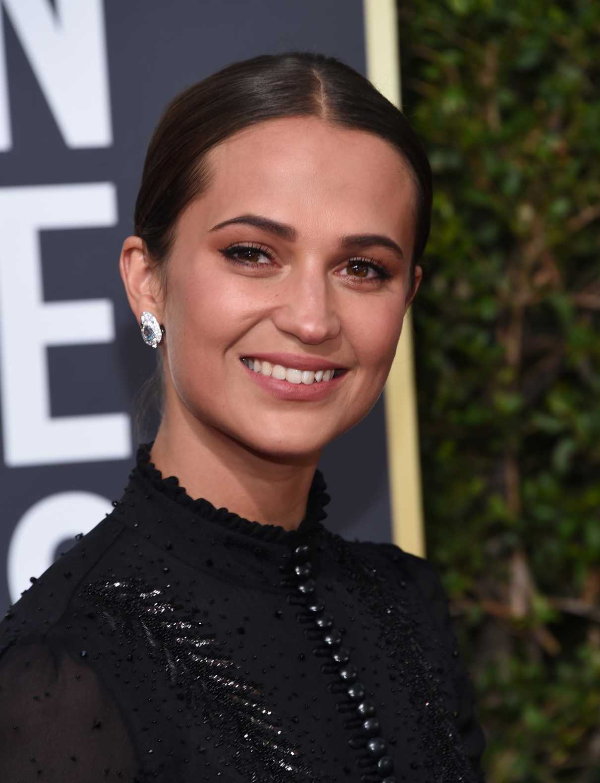 Alicia Vikander at the 75th Annual Golden Globe Awards in Beverly Hills 01/07/2018-5