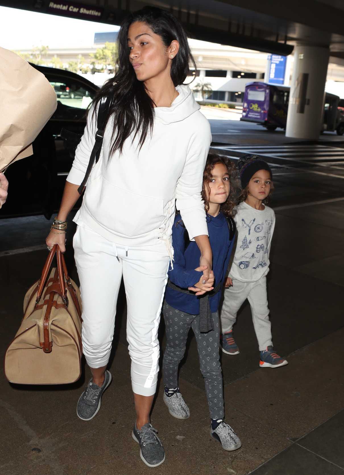 Camila Alves Was Spotted at LAX Airport in LA 01/05/2018-3