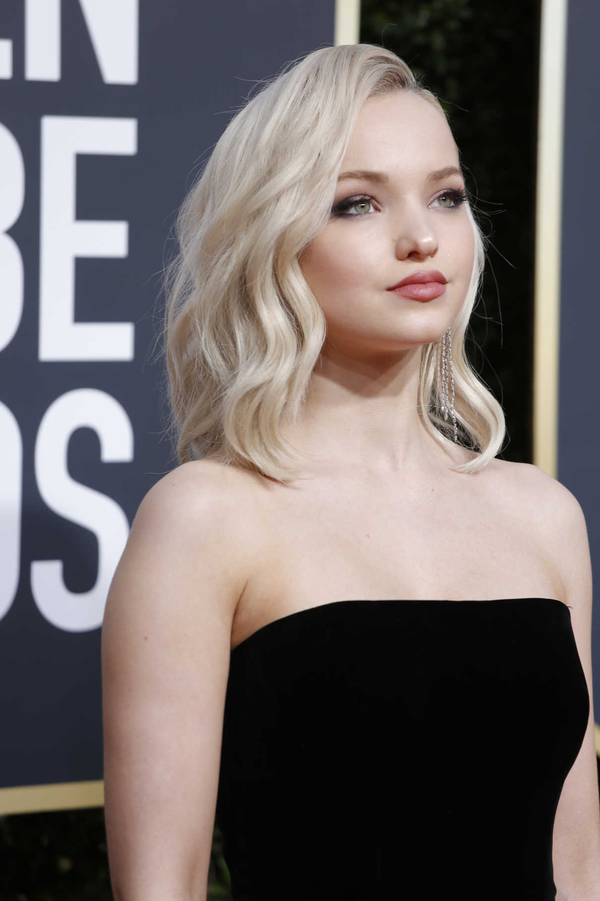 Dove Cameron at the 75th Annual Golden Globe Awards in Beverly Hills 01/07/2018-4