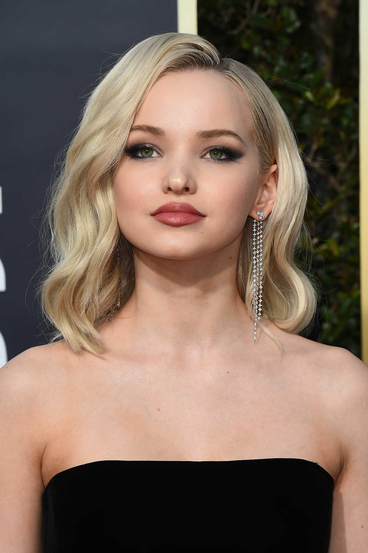 Dove Cameron at the 75th Annual Golden Globe Awards in Beverly Hills 01/07/2018-5