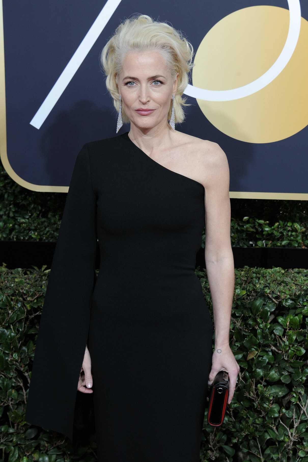 Gillian Anderson at the 75th Annual Golden Globe Awards in Beverly Hills 01/07/2018-4