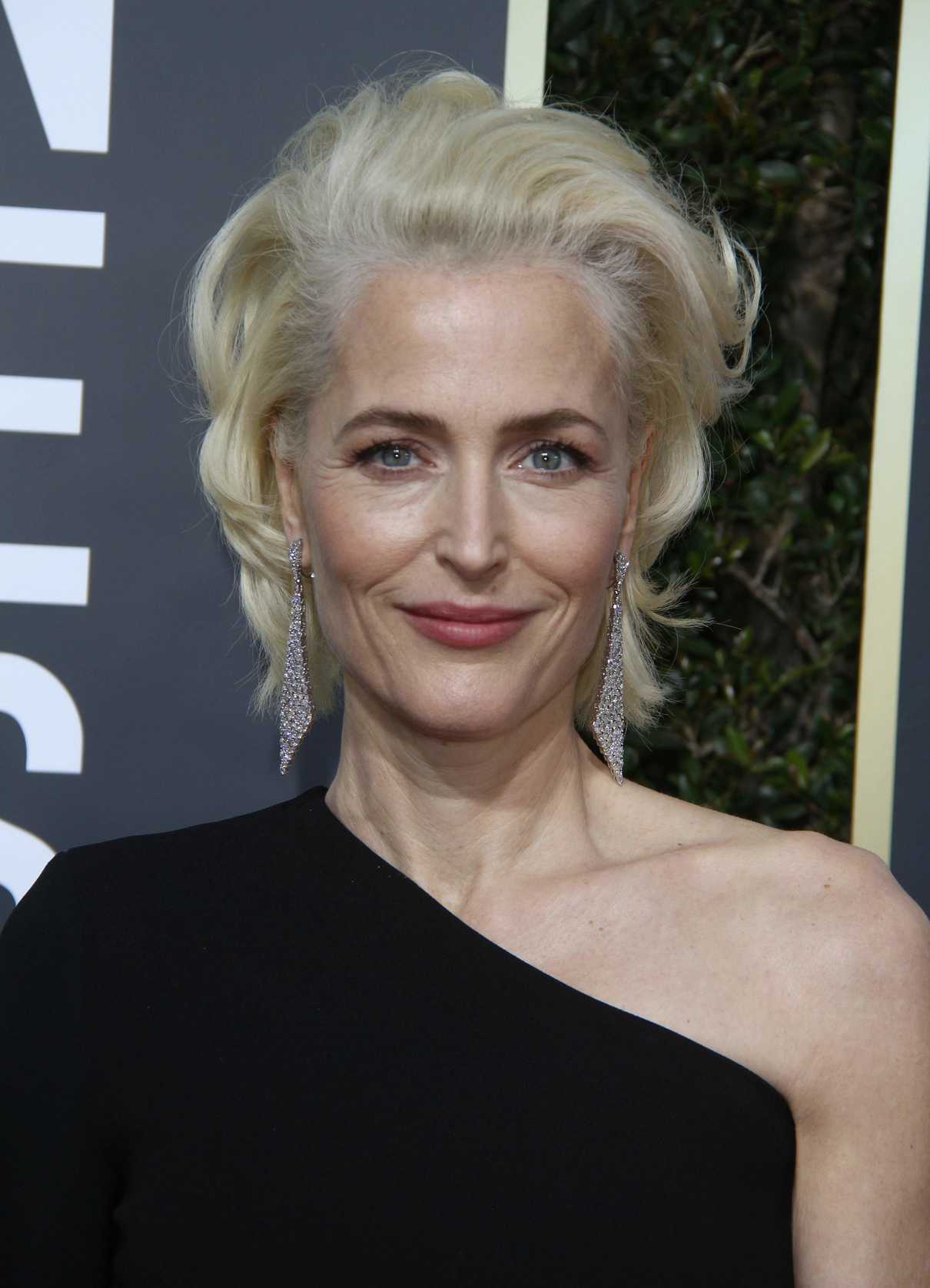 Gillian Anderson at the 75th Annual Golden Globe Awards in Beverly Hills 01/07/2018-5