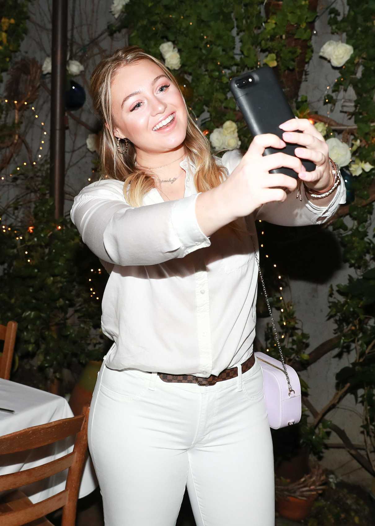 Iskra Lawrence at AerieREAL Role Models Dinner Party in New York 01/25/2018-4