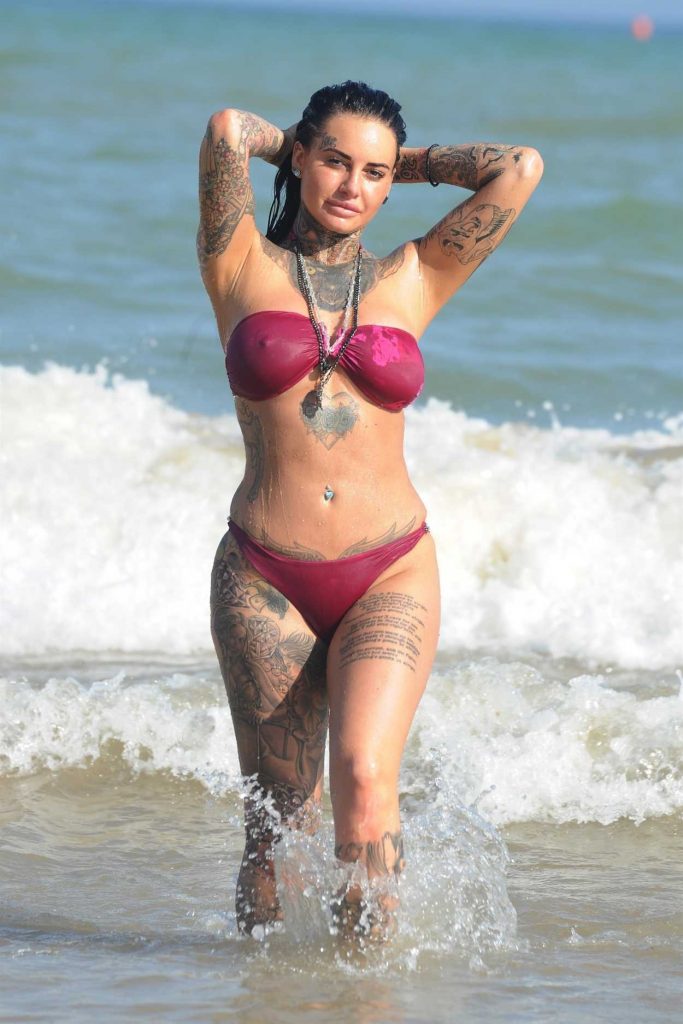 Jemma Lucy Wears a Pink Bikini at the Beach in Gran Canaria 12/30/2017-1