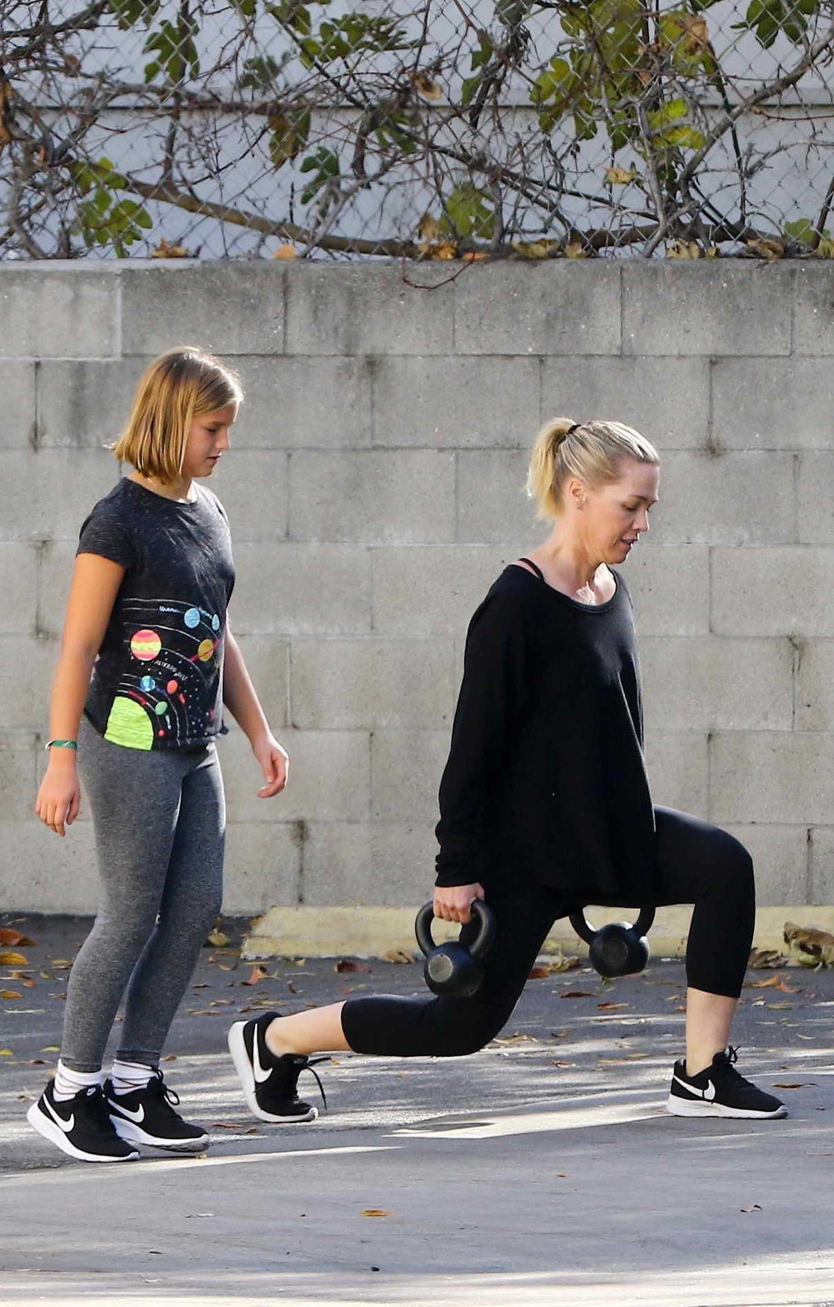 Jennie Garth Does a Personal Training Class in Studio City 01/02/2018-2