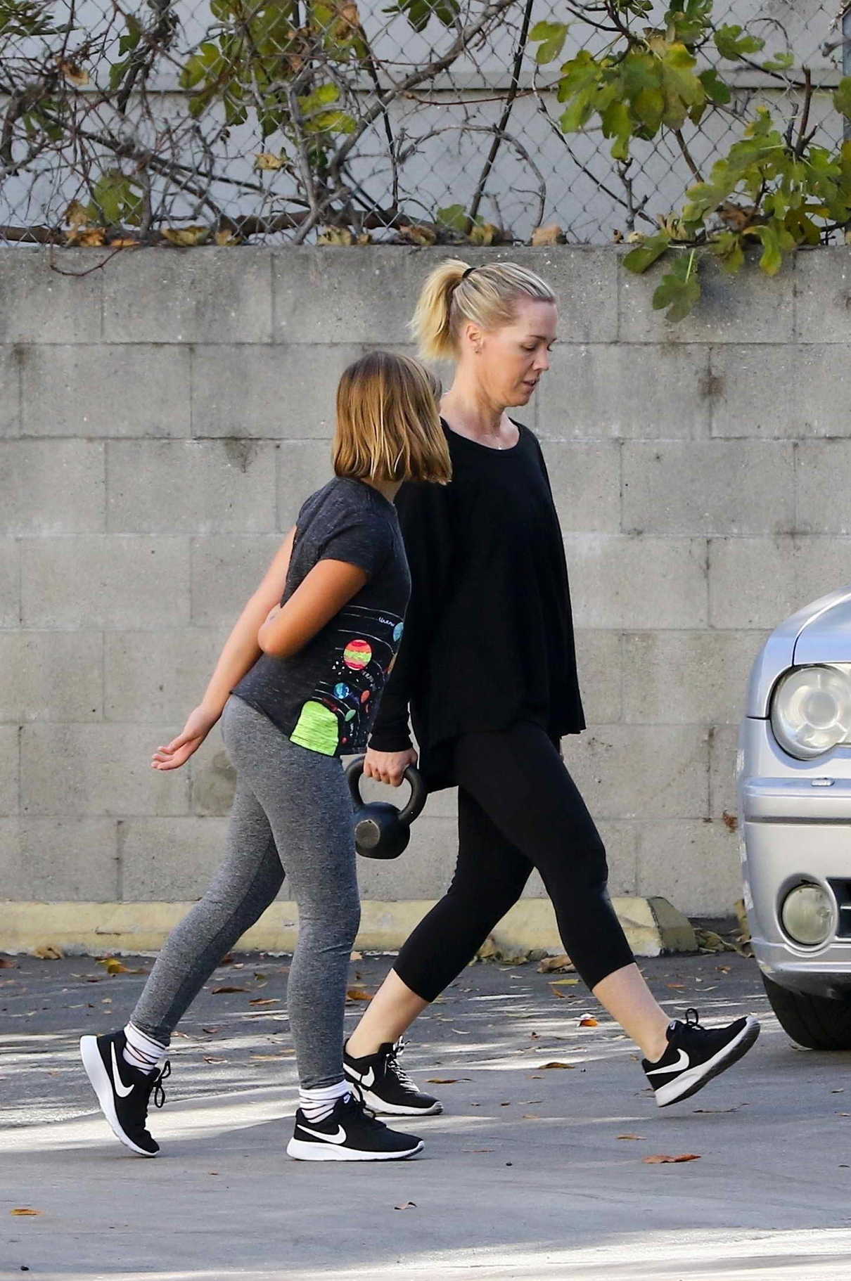 Jennie Garth Does a Personal Training Class in Studio City 01/02/2018-4