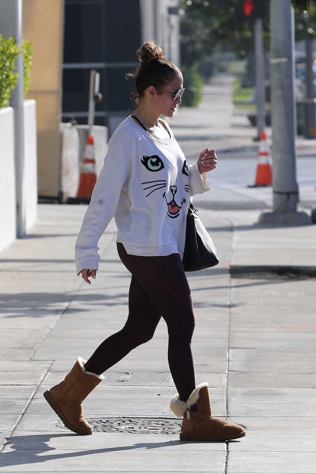 Jennifer Lopez Leaves the Gym in Los Angeles 01/01/2018-5