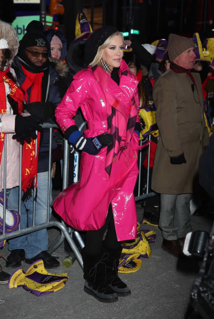 Jenny McCarthy at the 2018 New Year's Eve Celebration in Times Square in NYC 12/31/2017-1