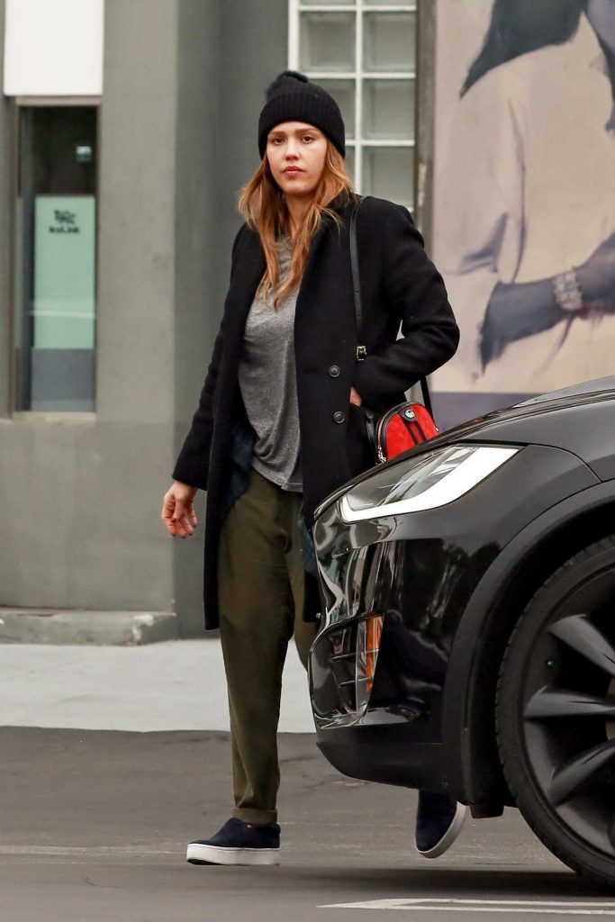 Jessica Alba Does Some Shopping at Fred Segal in West Hollywood 01/19/2018-1