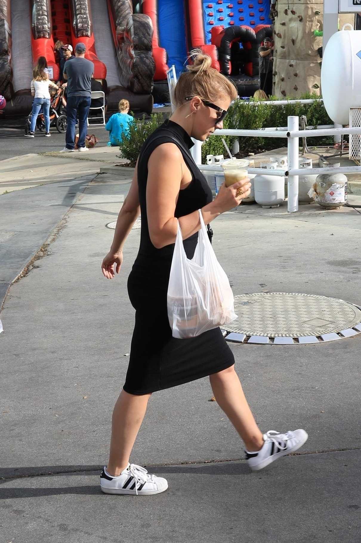 Jodie Sweetin Arrives at the Farmers Market in Studio City 01/07/2018-4