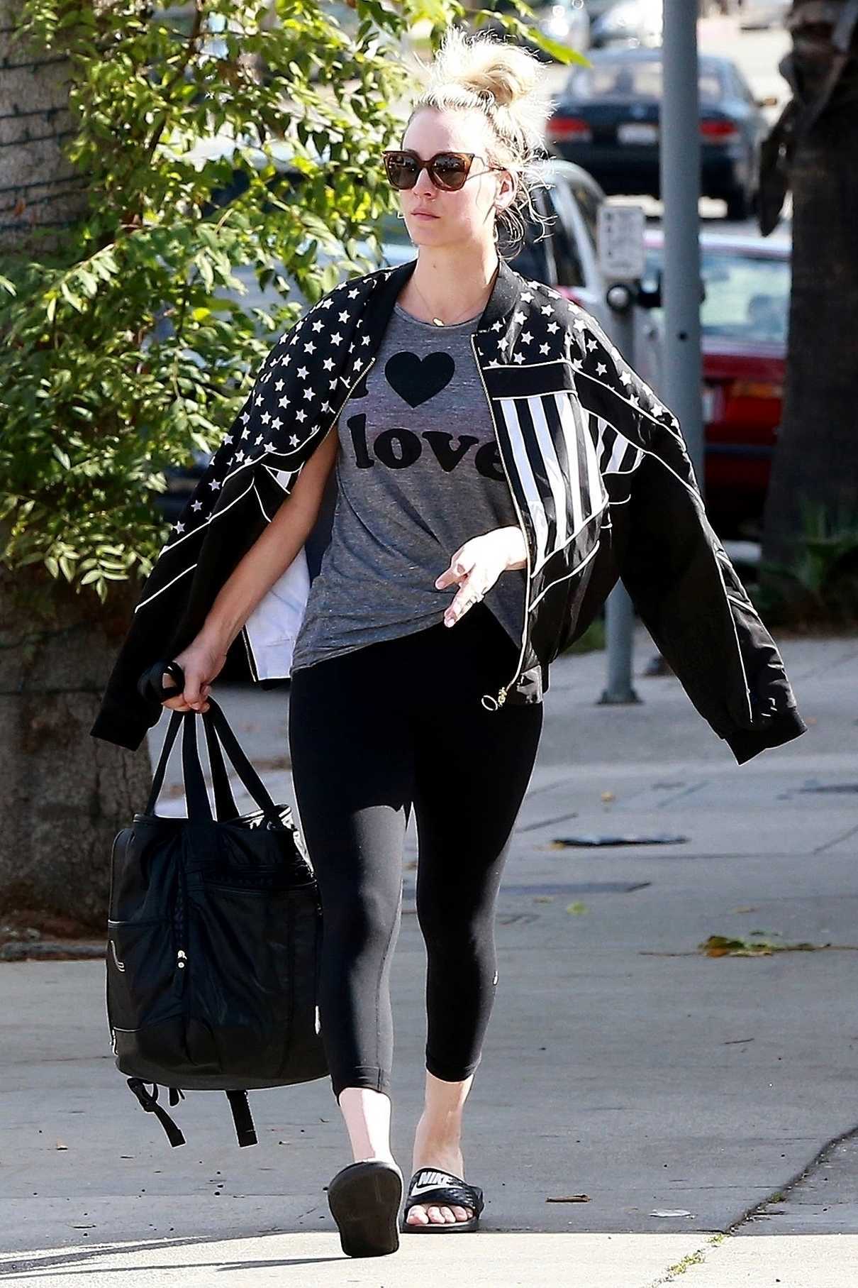 Kaley Cuoco Leaves a Yoga Class in Studio City 01/24/2018-3