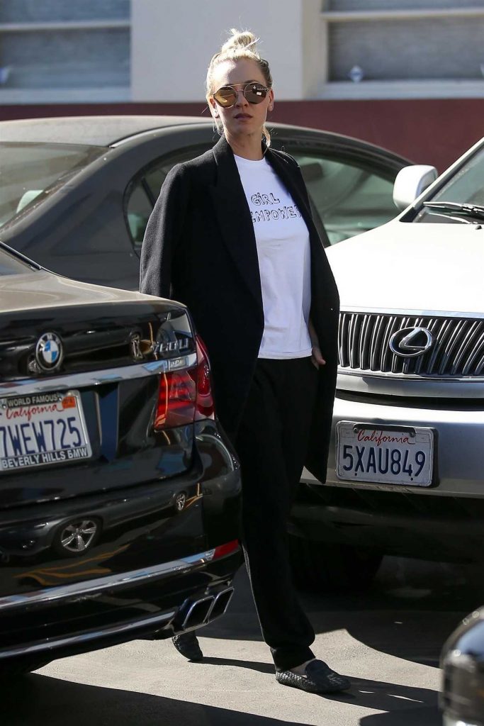 Kaley Cuoco Was Seen Out in Los Angeles 01/23/2018-3