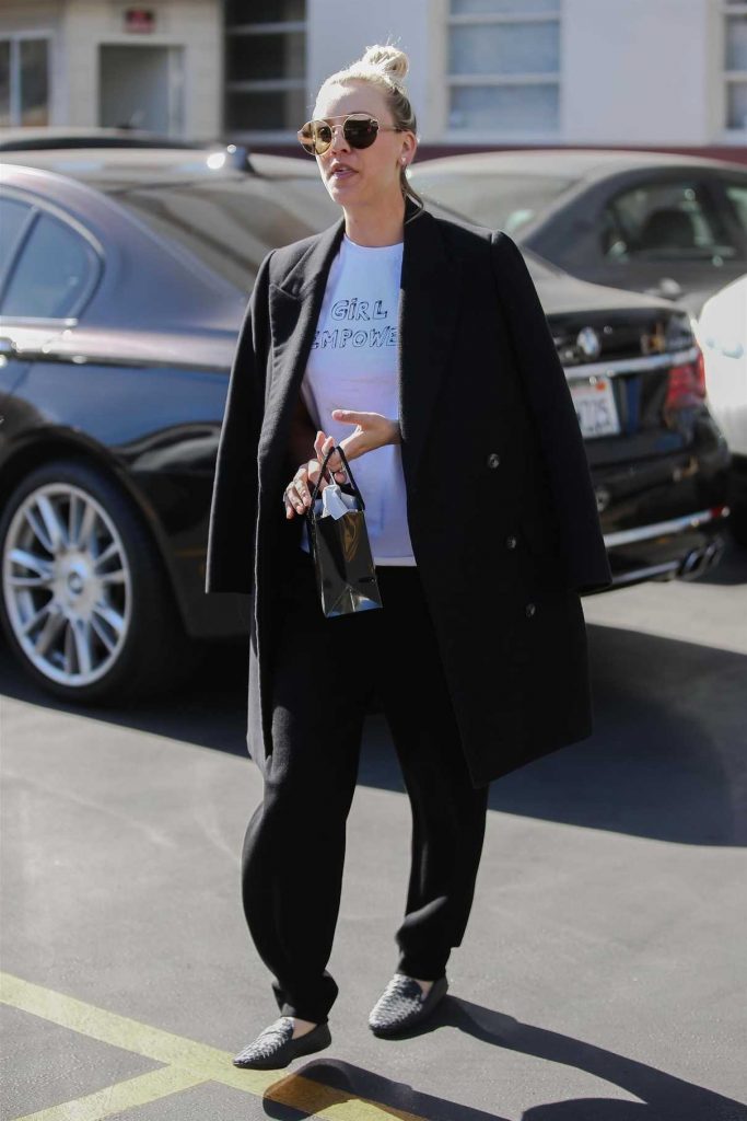 Kaley Cuoco Was Seen Out in Los Angeles 01/23/2018-4