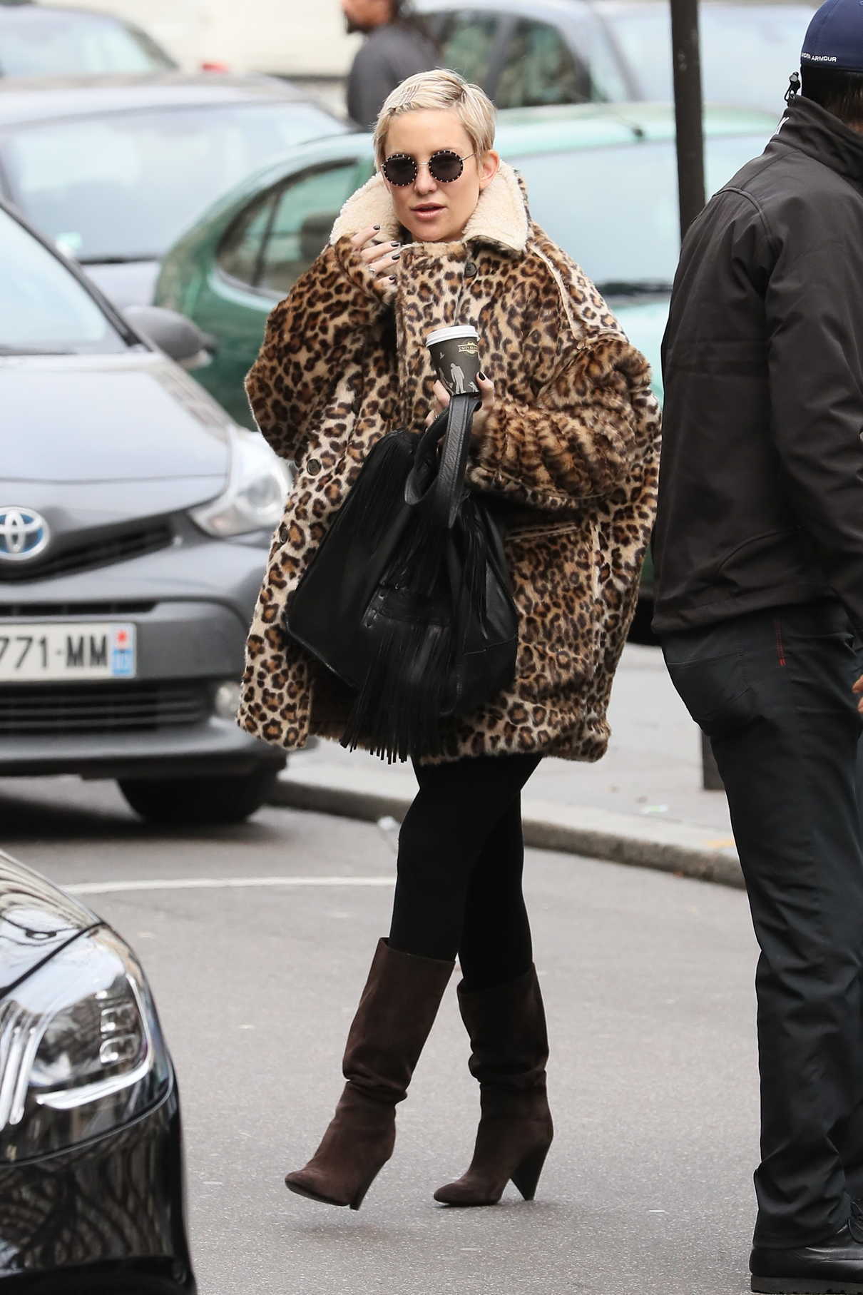 Kate Hudson Goes at the Taxidermist in Paris 01/24/2018-2