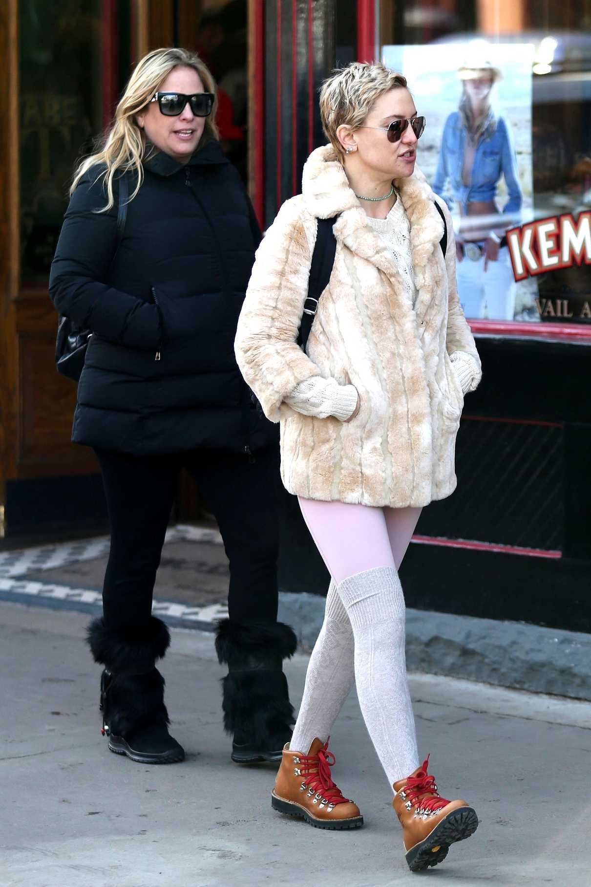 Kate Hudson Was Spotted in Downtown Aspen 01/01/2018-2