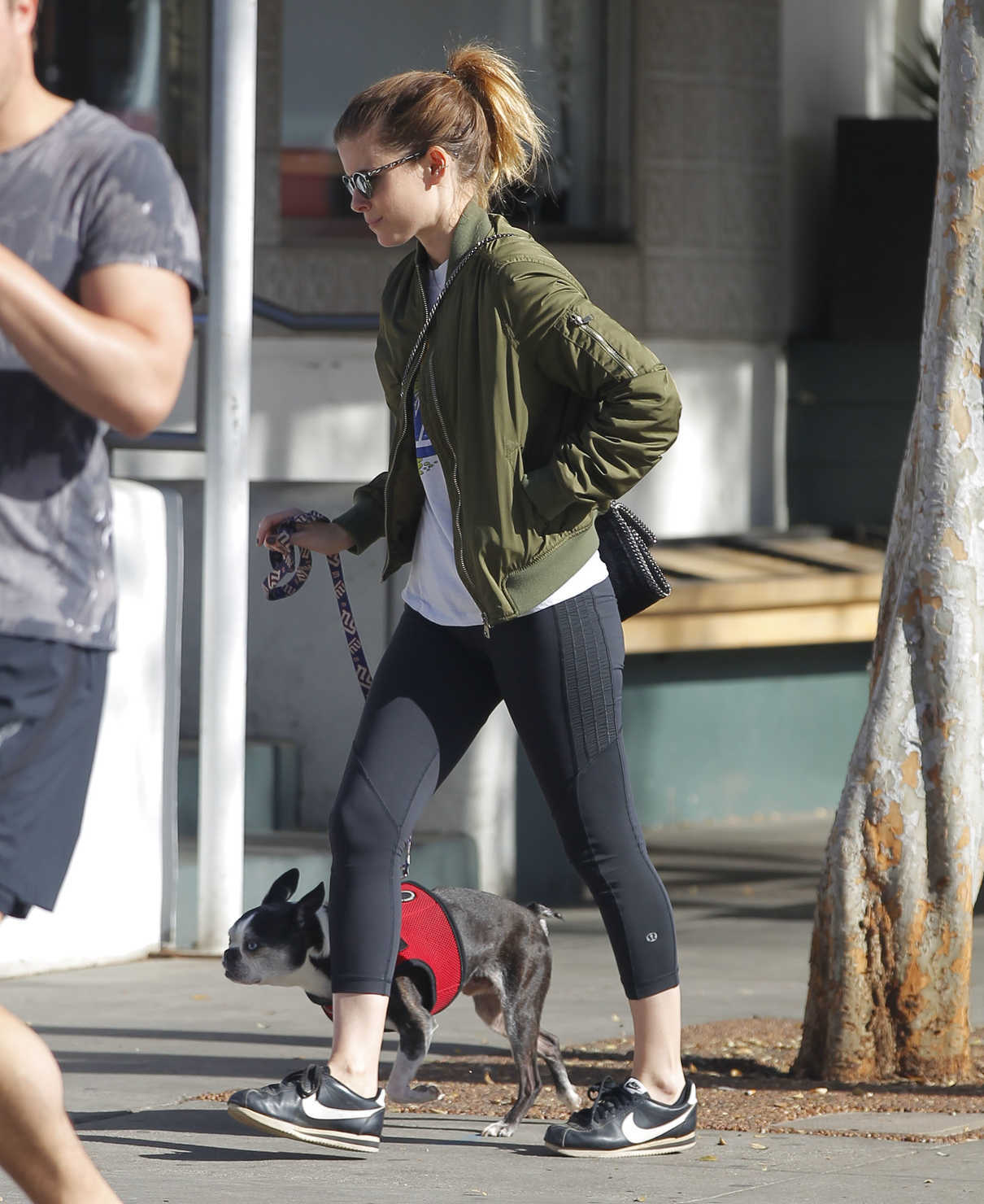 Kate Mara Takes Her Dog to the Hospital in LA 01/24/2018-3