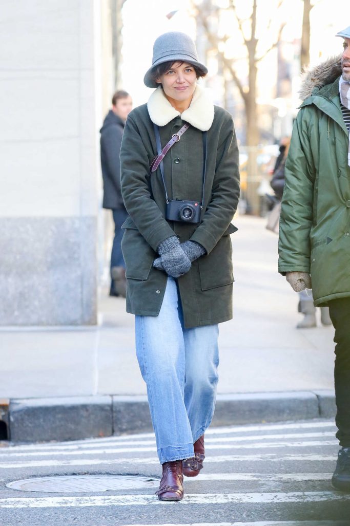 Katie Holmes Arrives at the Metropolitan Museum of Art to in NYC 01/15/2018-1