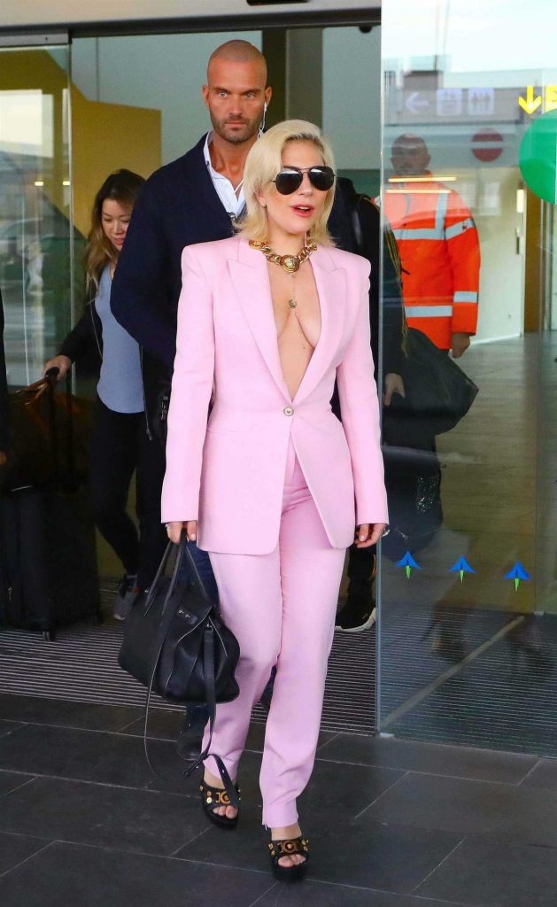 Lady Gaga Arrives at Barcelona-El Prat Airport in Barcelona 01/11/2018-1