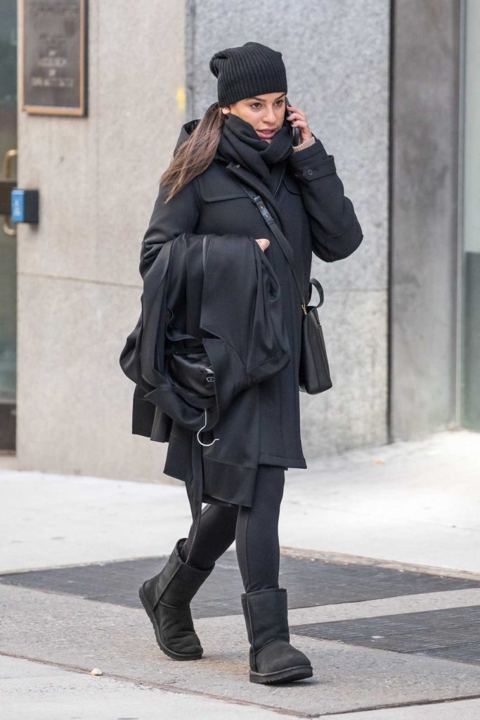 Lea Michele Takes Her Coat to Dry Cleaners in New York City 01/27/2018-1