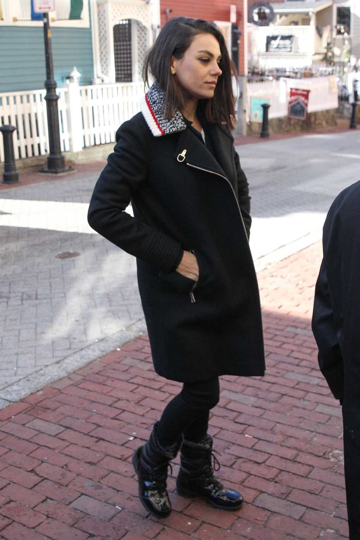 Mila Kunis Gets a Tour of the Harvard Campus in Cambridge 01/25/2018-3